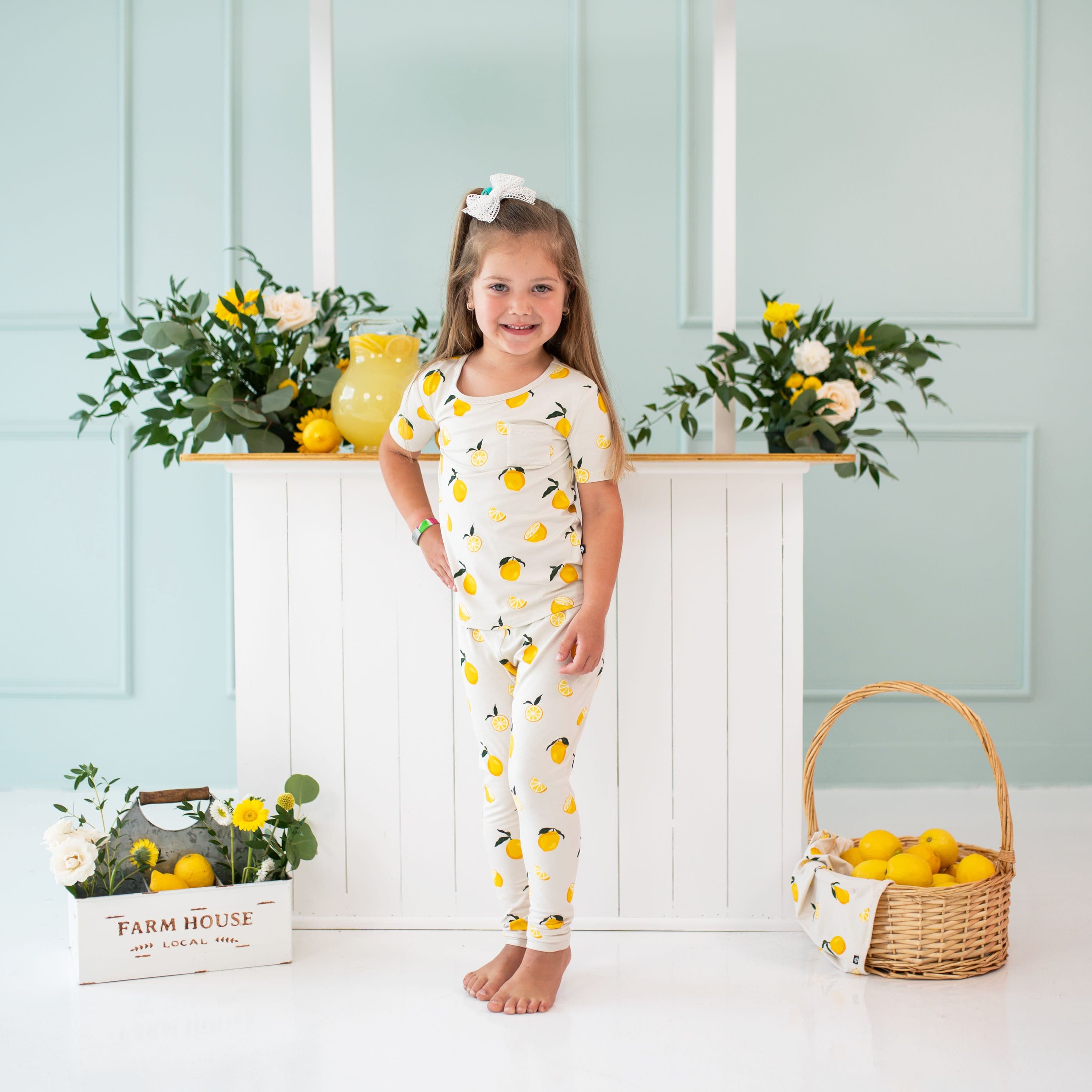 Lemon Print Short Sleeve Pajama Set with Pants - Soft & Comfortable Sleepwear for Women & Men - Perfect for Lounging, Sleeping & Relaxing at Home