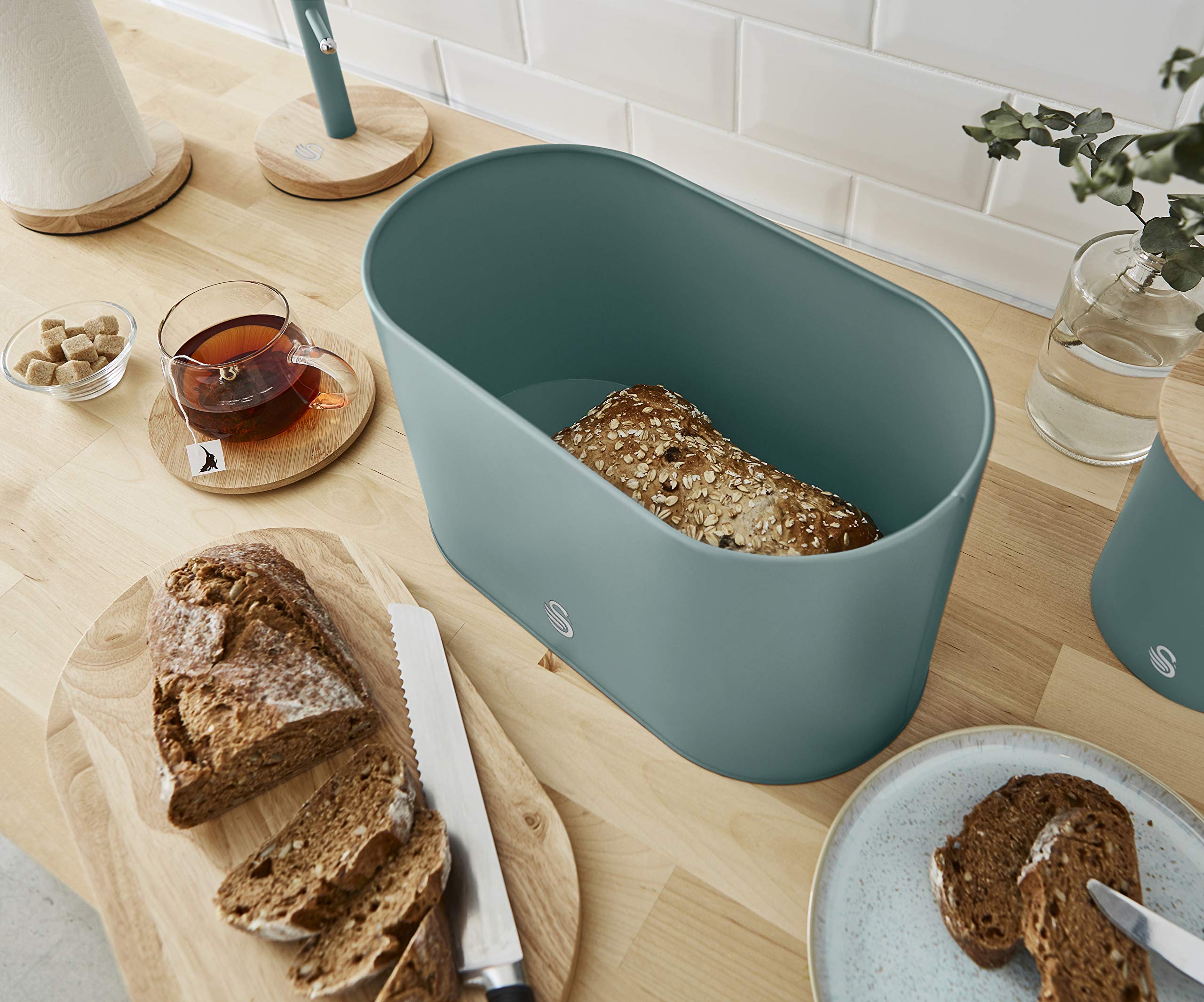 Nordic Scandi Bread Bin with Bamboo Cutting Board Lid - Swan SWKA17512GREN | Pine Green Steel Bread Storage Box | Perfect for Kitchen Countertop, Pantry Organization & Rustic Home Decor