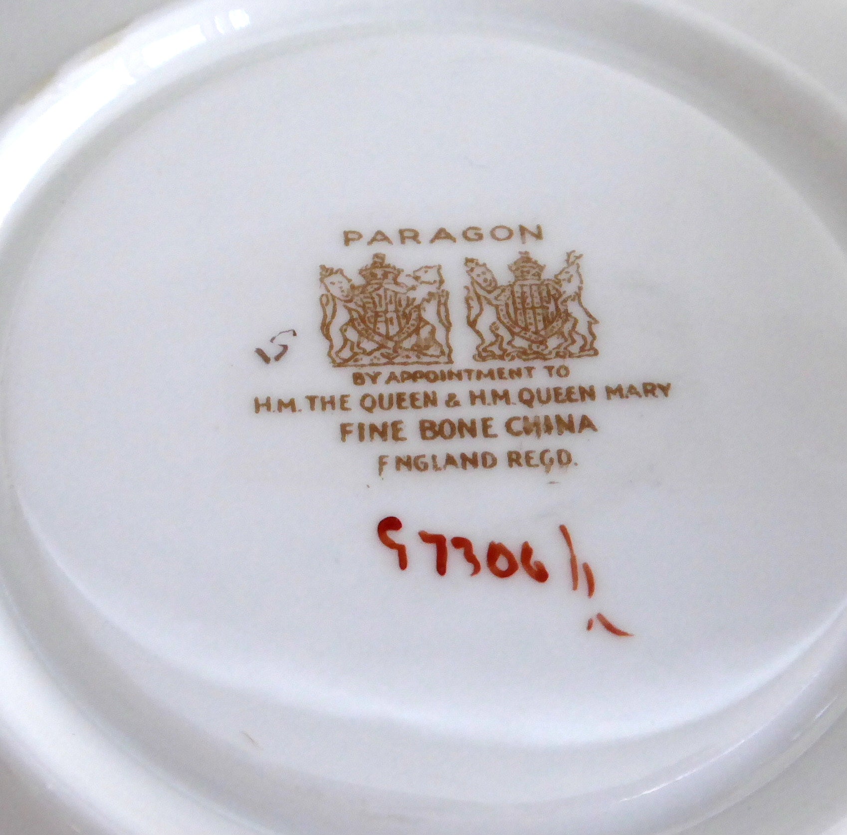 Vintage 1940s Gold Overlay Peach Paragon Tea Cup and Saucer Set - Elegant Gold Medallion Double Warrant Design - Perfect for Afternoon Tea, Bridal Showers & Antique Collectors
