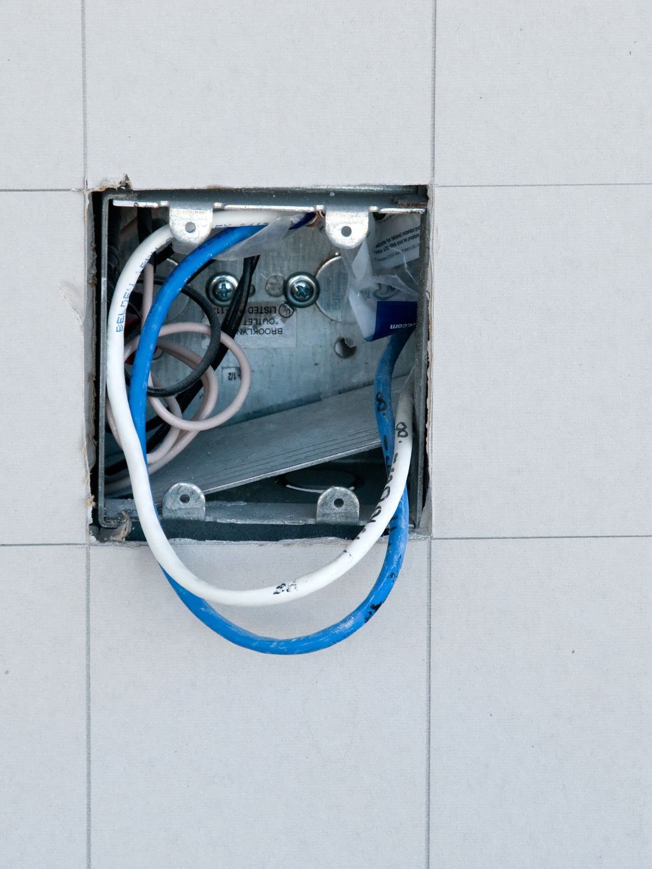 Lightway 2 Gang Electrical Outlet Box - Heavy Duty Metal Wall Plate for Home & Office Wiring - Perfect for Kitchen, Garage and Workshop Electrical Installations