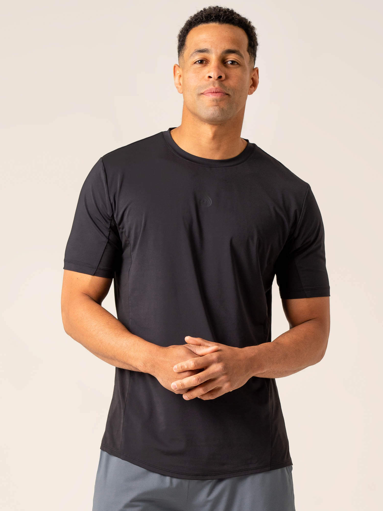 Dynamic Black T-Shirt for Men & Women - Comfortable Casual Wear for Everyday Outfits, Gym, and Street Style