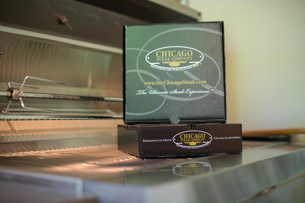 Chicago Steak Company - Premium Chicago Style Baby Back Ribs (4 oz) - 3 Slabs of Grilled BBQ Ribs with Signature Sauce | Perfect for Grilling, BBQs & Family Gatherings | Meat Lover's Delight