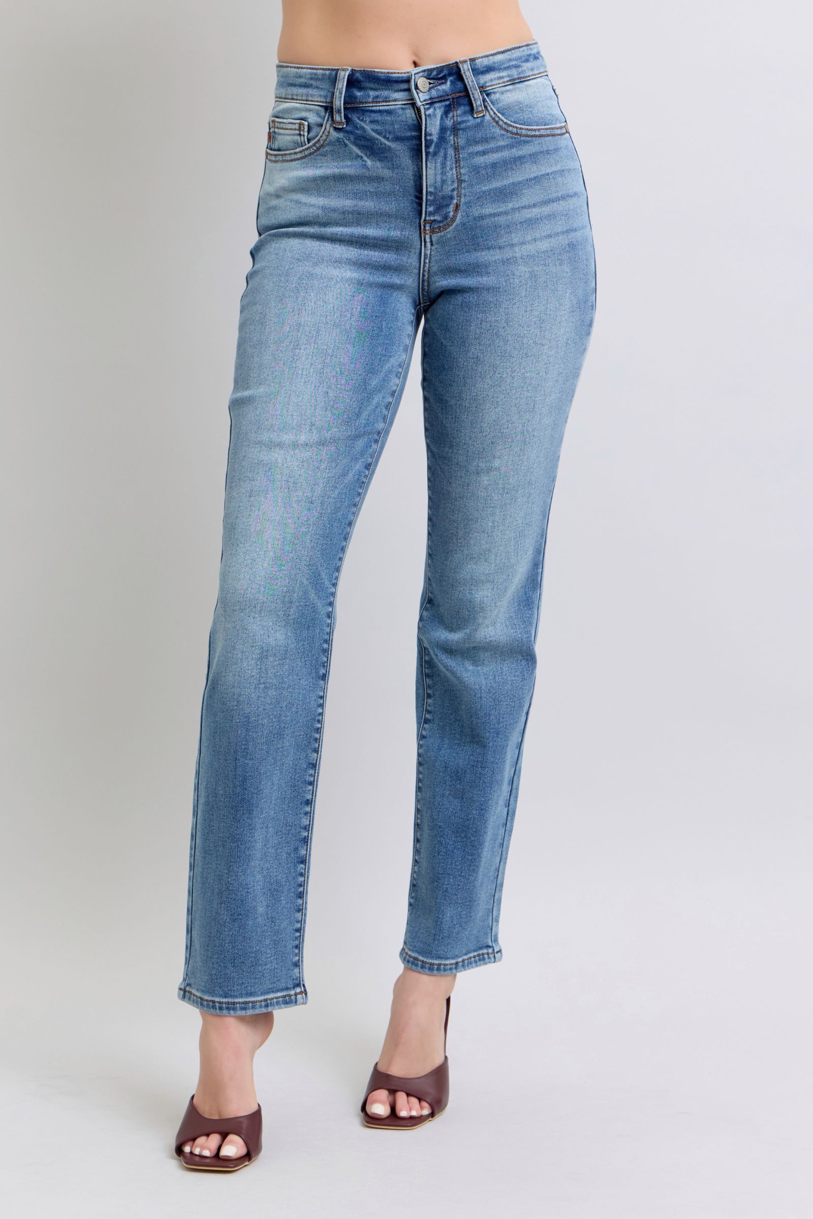 Judy Blue Women's Vintage Wash Thermal Straight Jeans - Full Size Range | Comfortable Stretch Denim for Casual Wear & Everyday Outfits