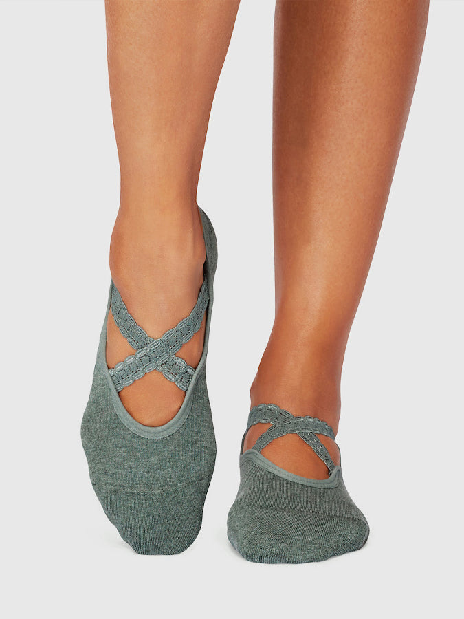 Tavi Chloe Non-Slip Grip Socks for Women - Yoga, Pilates & Barre Workout Socks with Traction - Perfect for Dance, Gym & Home Use