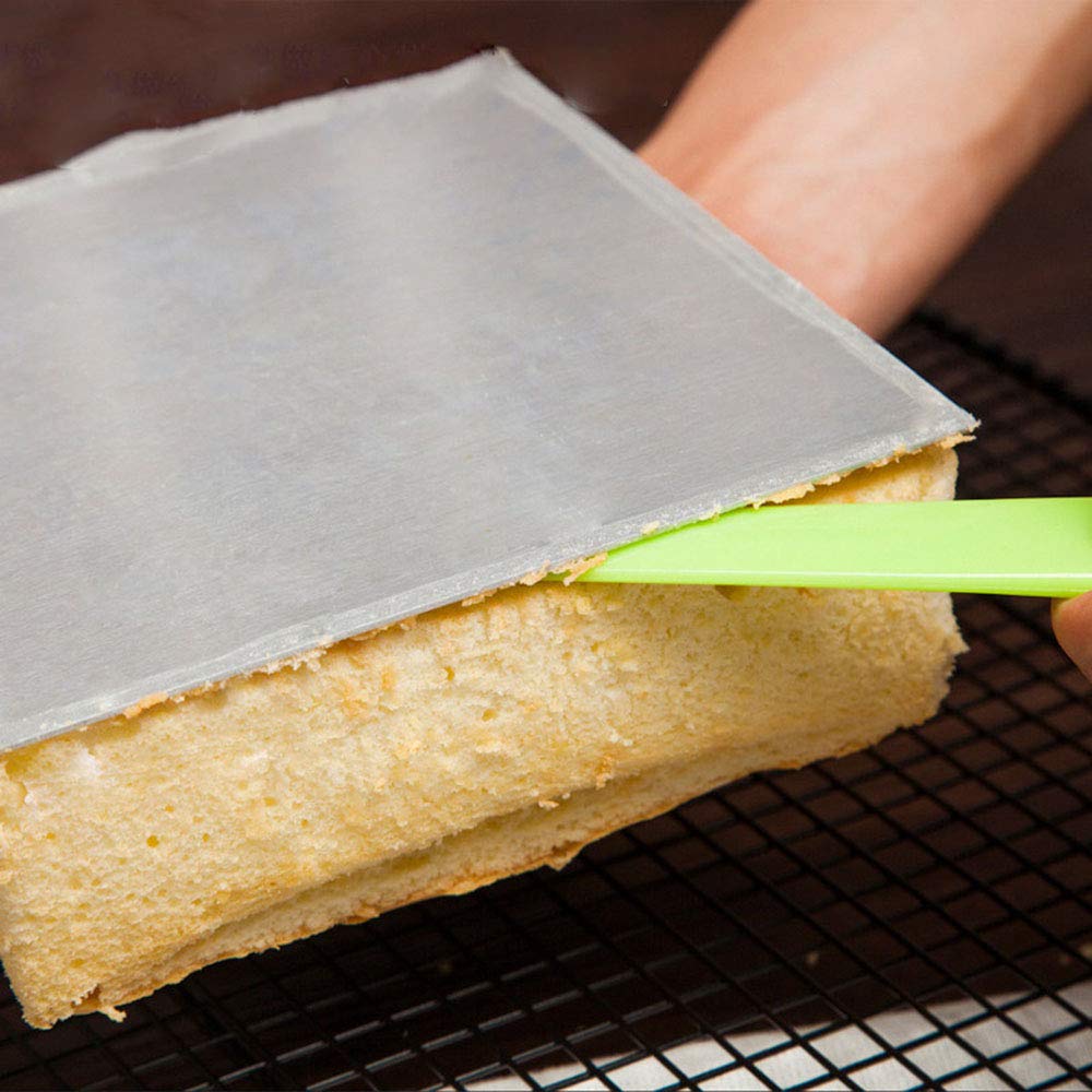 Plastic Cake Stripping Knife - Demolding Tool for Baking, Cake Scraper & Butter Cream Spreader - Green Bakeware for Fondant Decoration - Perfect for Cake Decorating, Pastry Making & DIY Baking Projects