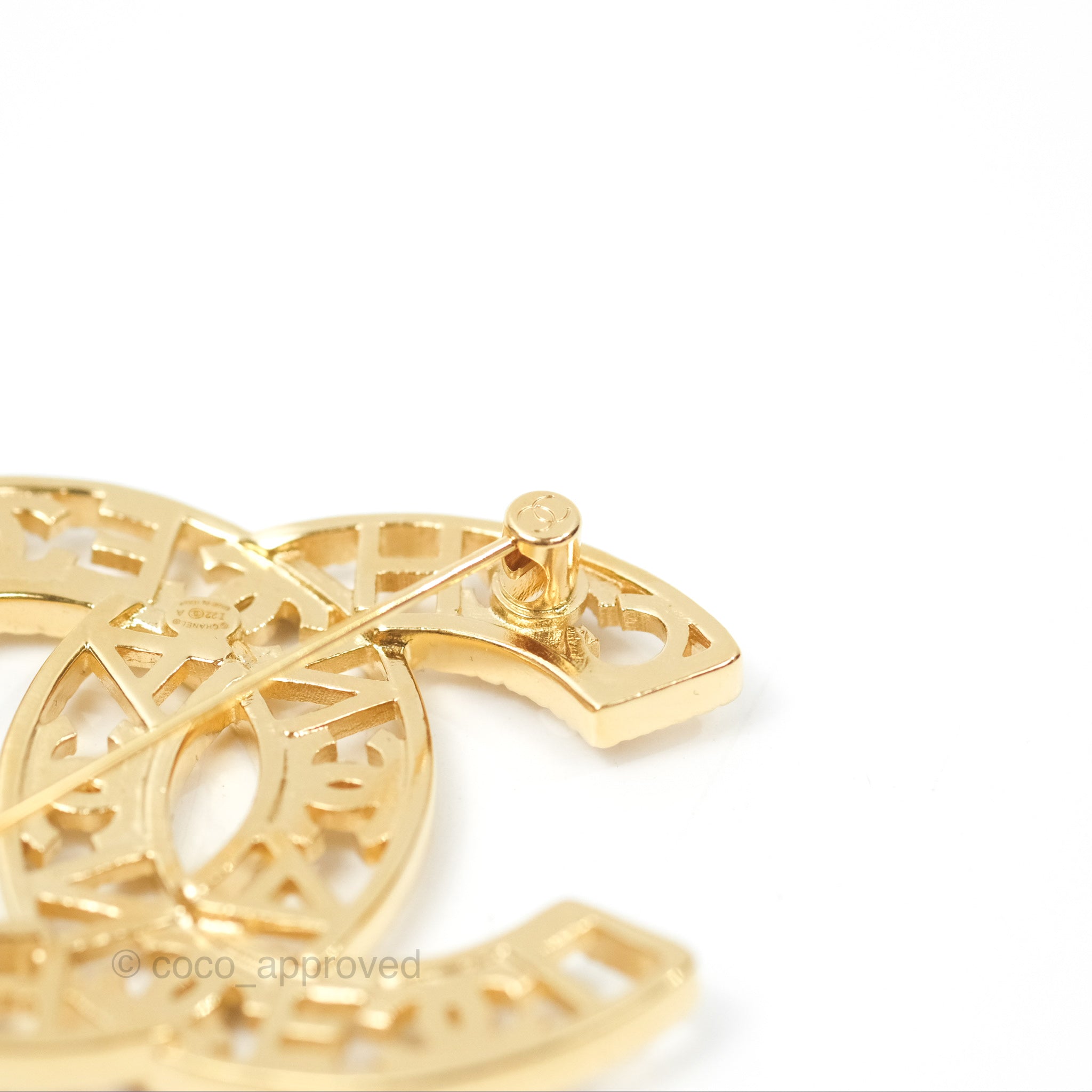 Chanel CC Logo Brooch Gold Tone 22A Collection - Elegant Luxury Pin for Women, Perfect for Blazers, Coats, Bags & Special Occasions