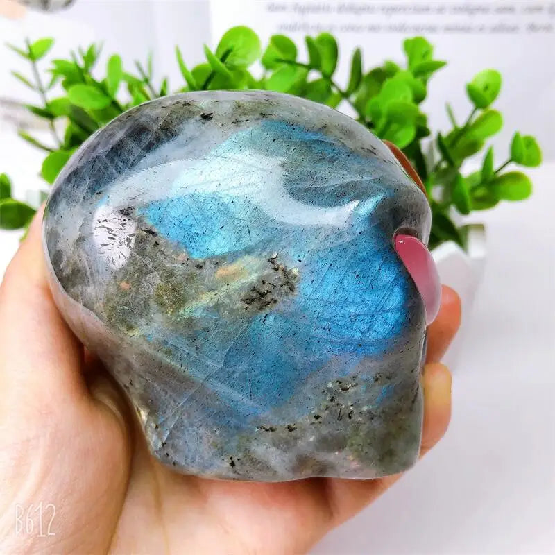 8CM Natural Labradorite Alien Skull Crystal Carving - Healing Energy Stone for Meditation, Reiki & Home Decor - Unique Halloween Gift & Spiritual Decor (1PC)