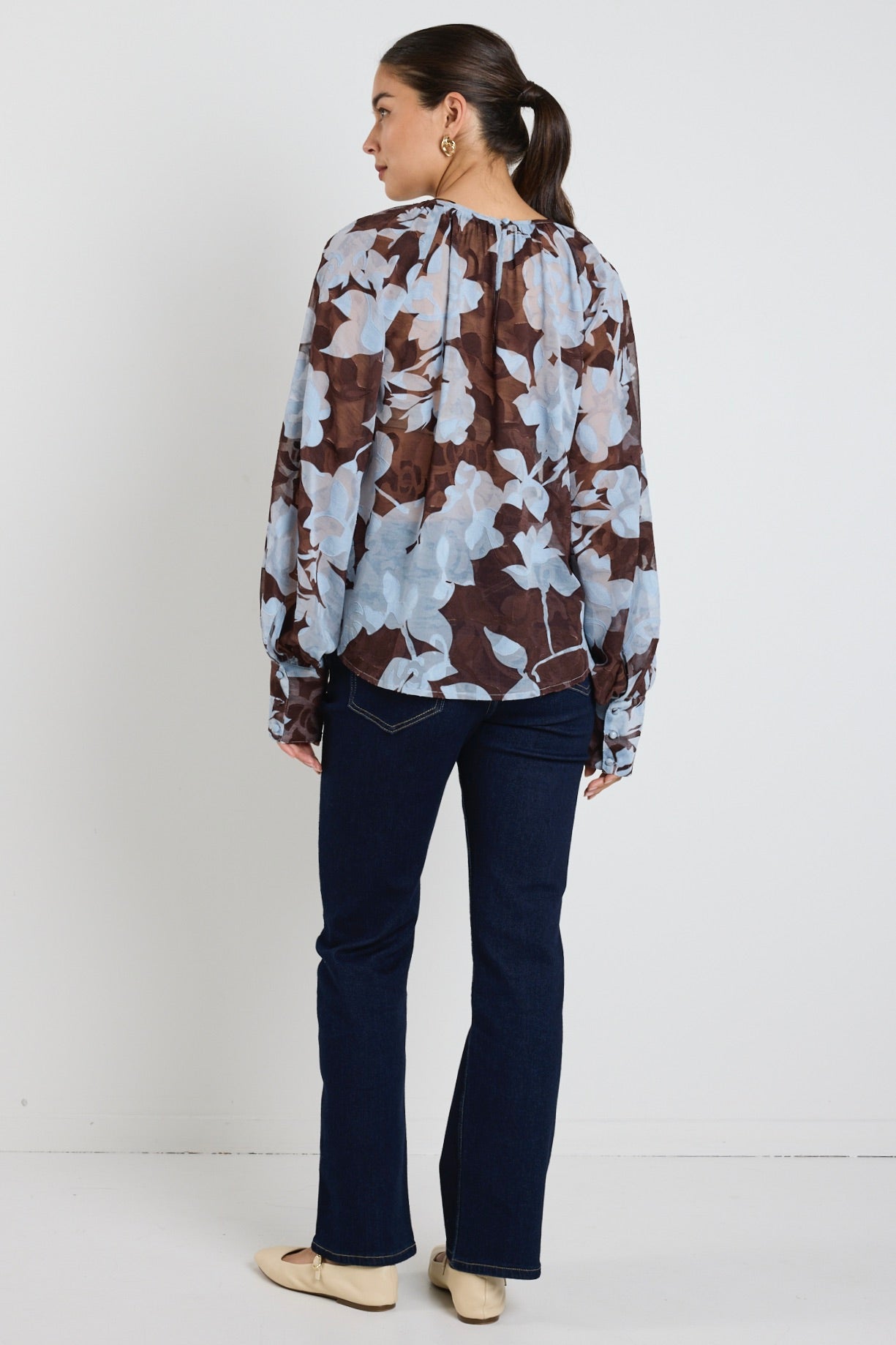 Chic Blue Floral Print Long Sleeve Crew Neck Blouse - Elegant Flowy Top for Women | Perfect for Casual Outings, Office Wear & Date Nights