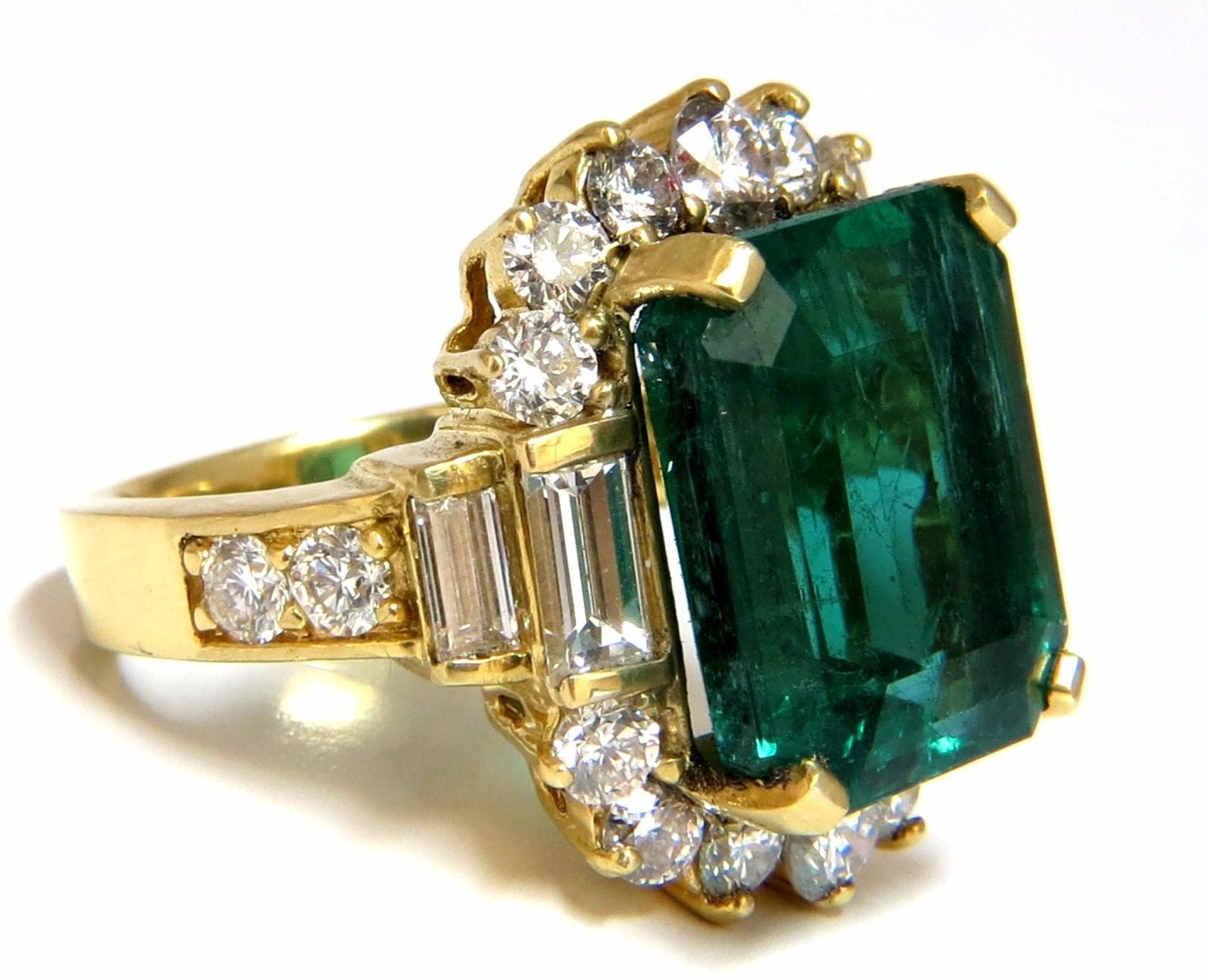 GIA Certified 17.60ct Natural Green Emerald Diamond Ring in 18K Gold F1 - Elegant Jewelry for Weddings, Anniversaries & Special Occasions