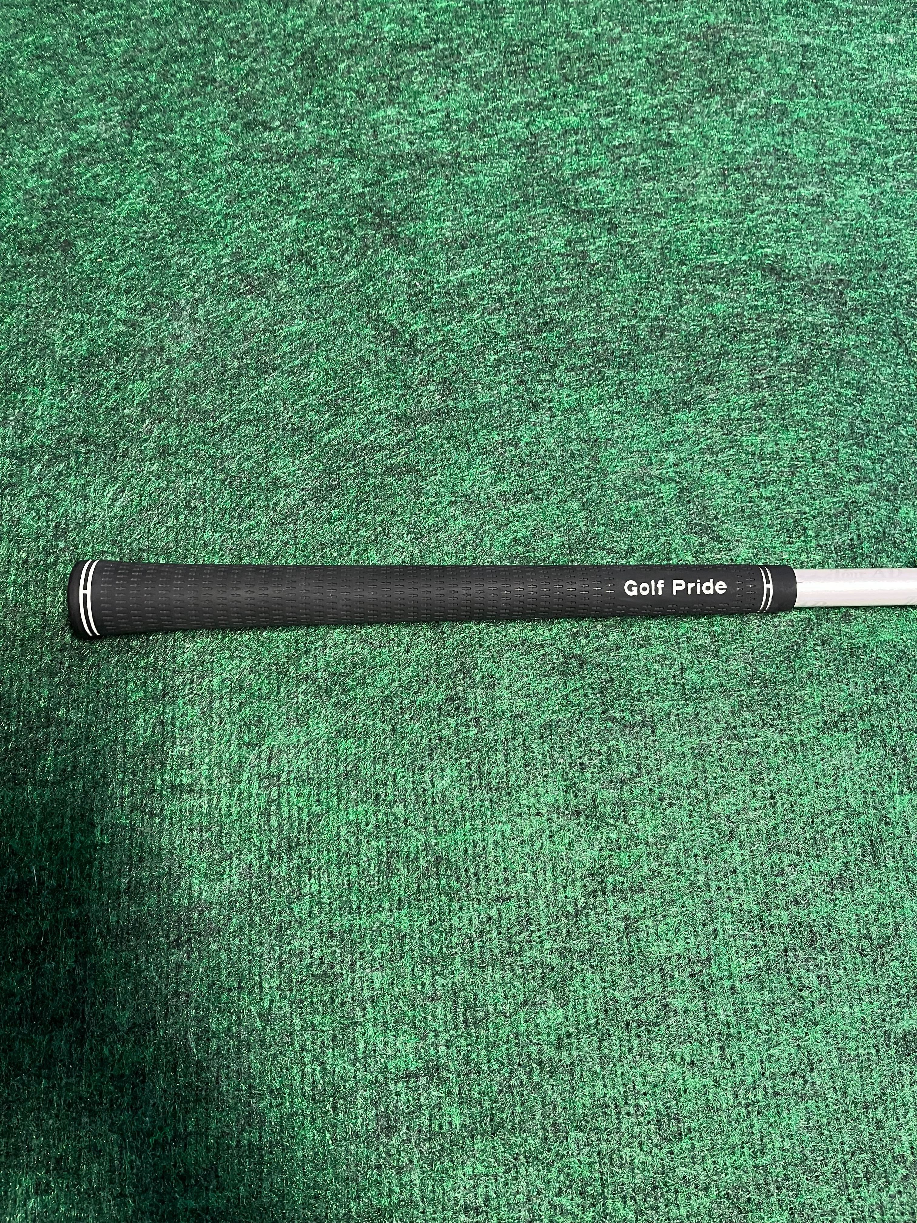 Graphite Design DI 7 Wood Golf Shaft - Stiff Flex 42 Inches for Drivers & Fairway Woods - Perfect for Mid-Handicap Golfers Seeking Distance & Control