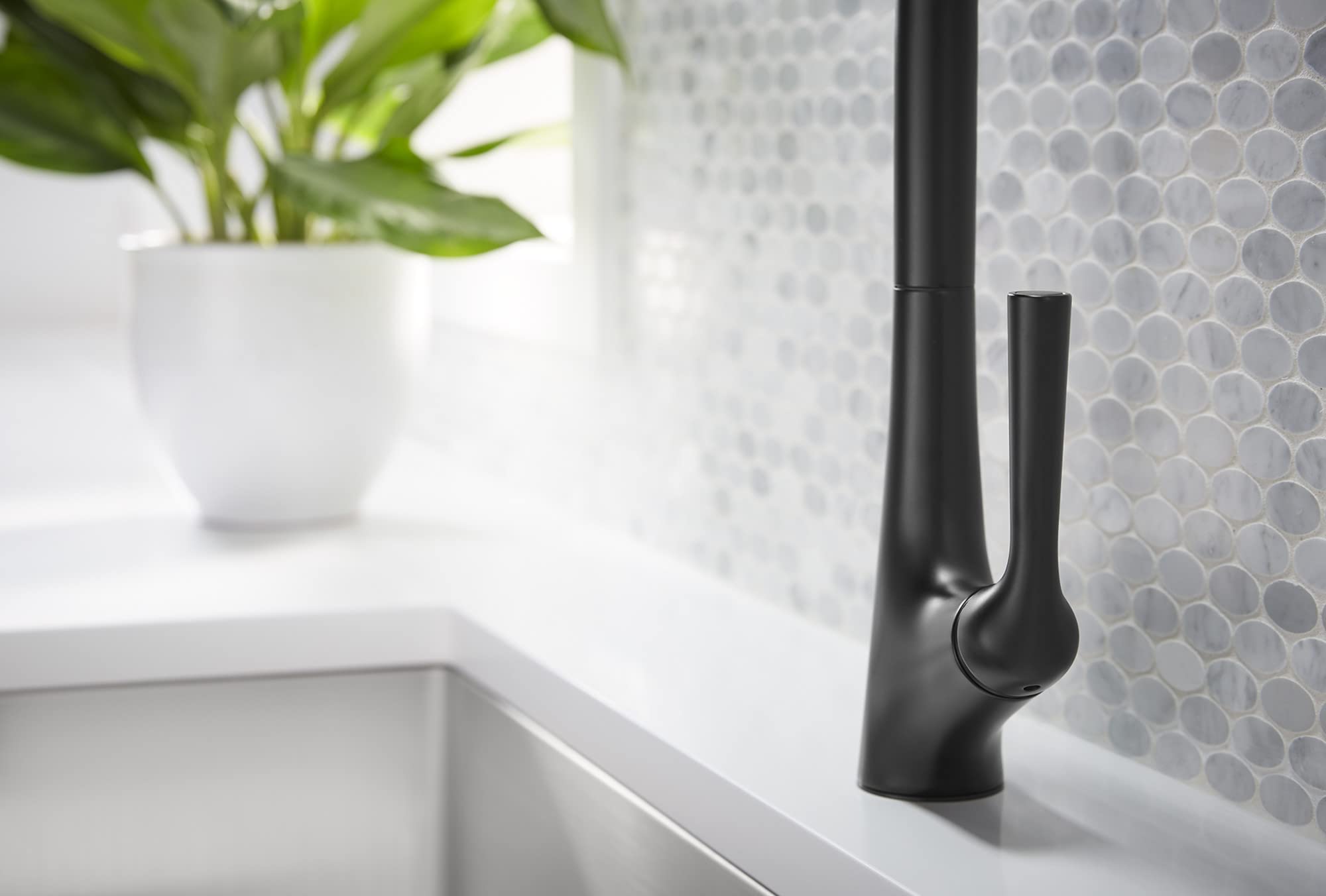 KOHLER R77748-SD-BL Matte Black Touchless Pull Down Kitchen Faucet with Soap Dispenser - Hands-Free Sink Faucet for Modern Kitchens, Perfect for Cooking & Cleaning