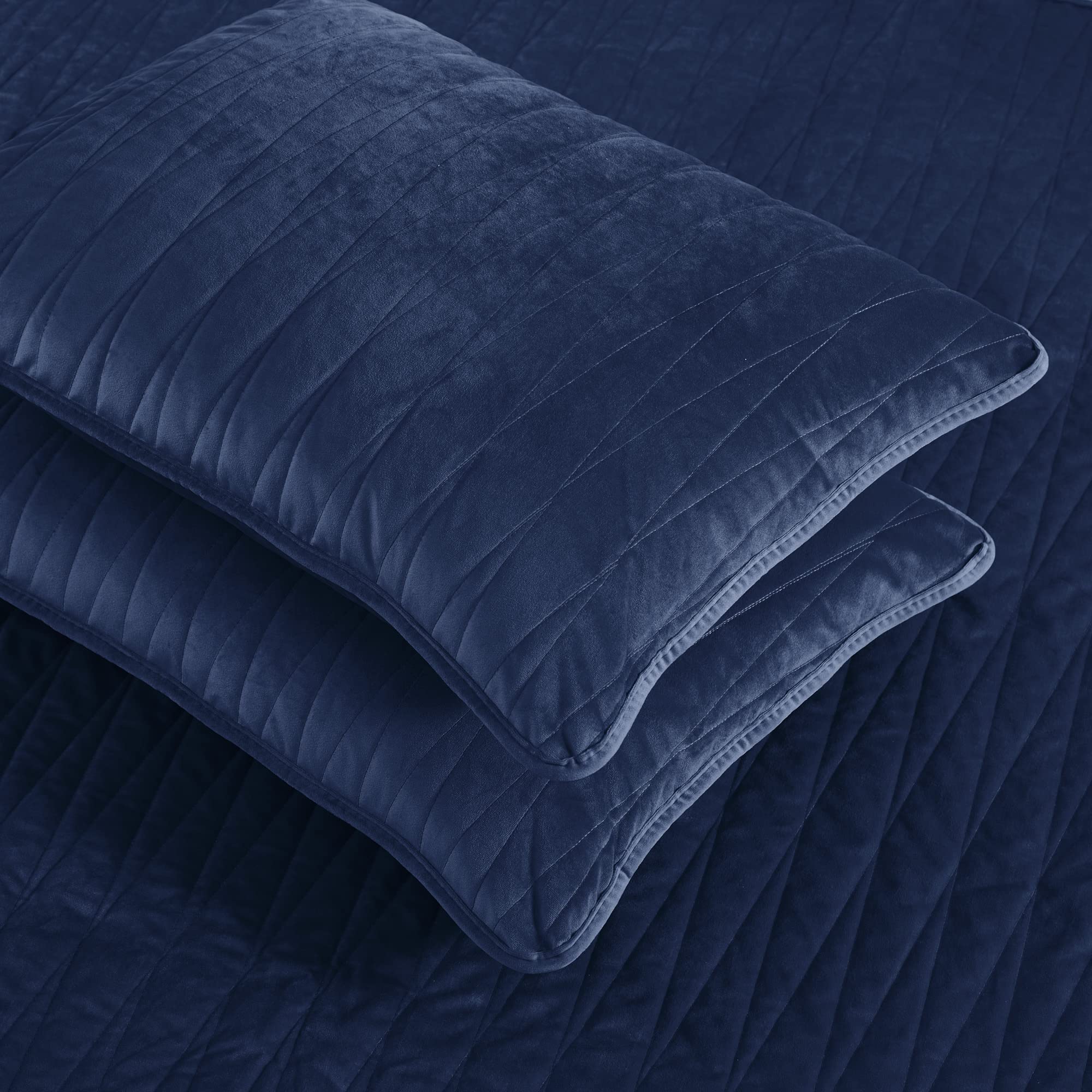 Brielle Home Premium Heavy Velvet Quilt Set with Cotton Backing - King Size Navy Blue Luxury Bedding for Winter - Perfect for Master Bedroom, Guest Room & Cozy Nights