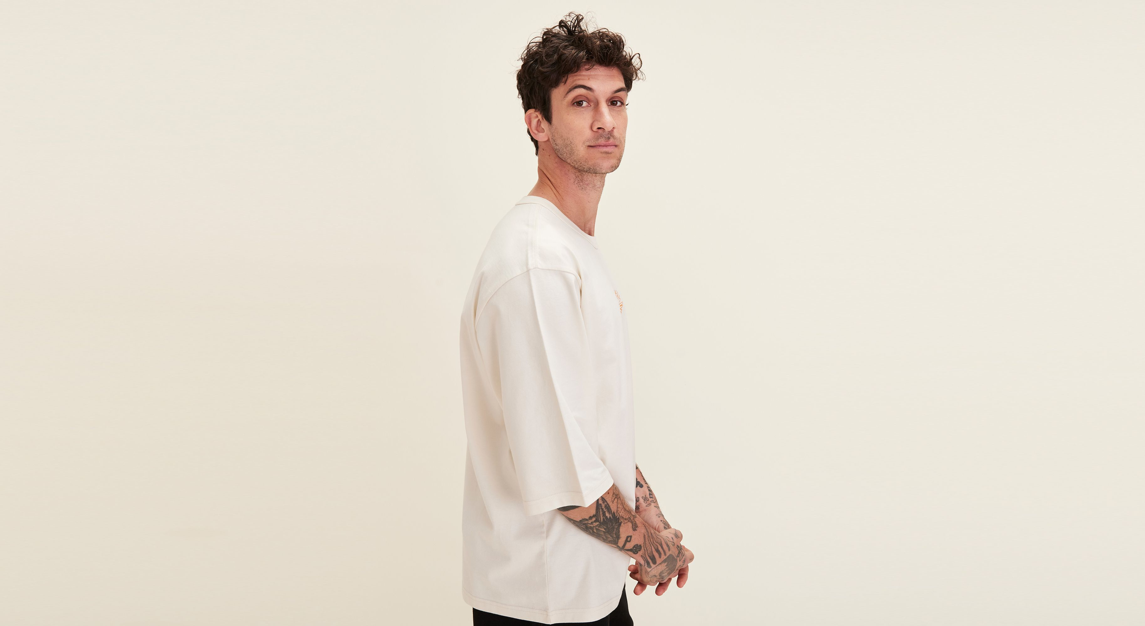 Dandois x Dockers® Relaxed 3/4 Sleeve T-Shirt for Men - Comfortable Casual Tee for Everyday Wear, Work & Weekend Outings