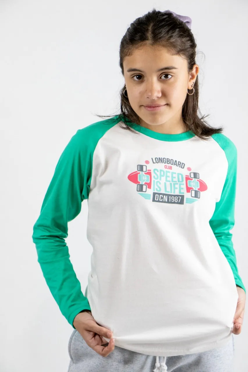Original Title: Remera Ocn Na RML Liverpool Verde Benetton Blanco   Optimized Title: **Liverpool Green Benetton White T-Shirt - Men's Casual Cotton Tee for Sports, Streetwear & Everyday Comfort**