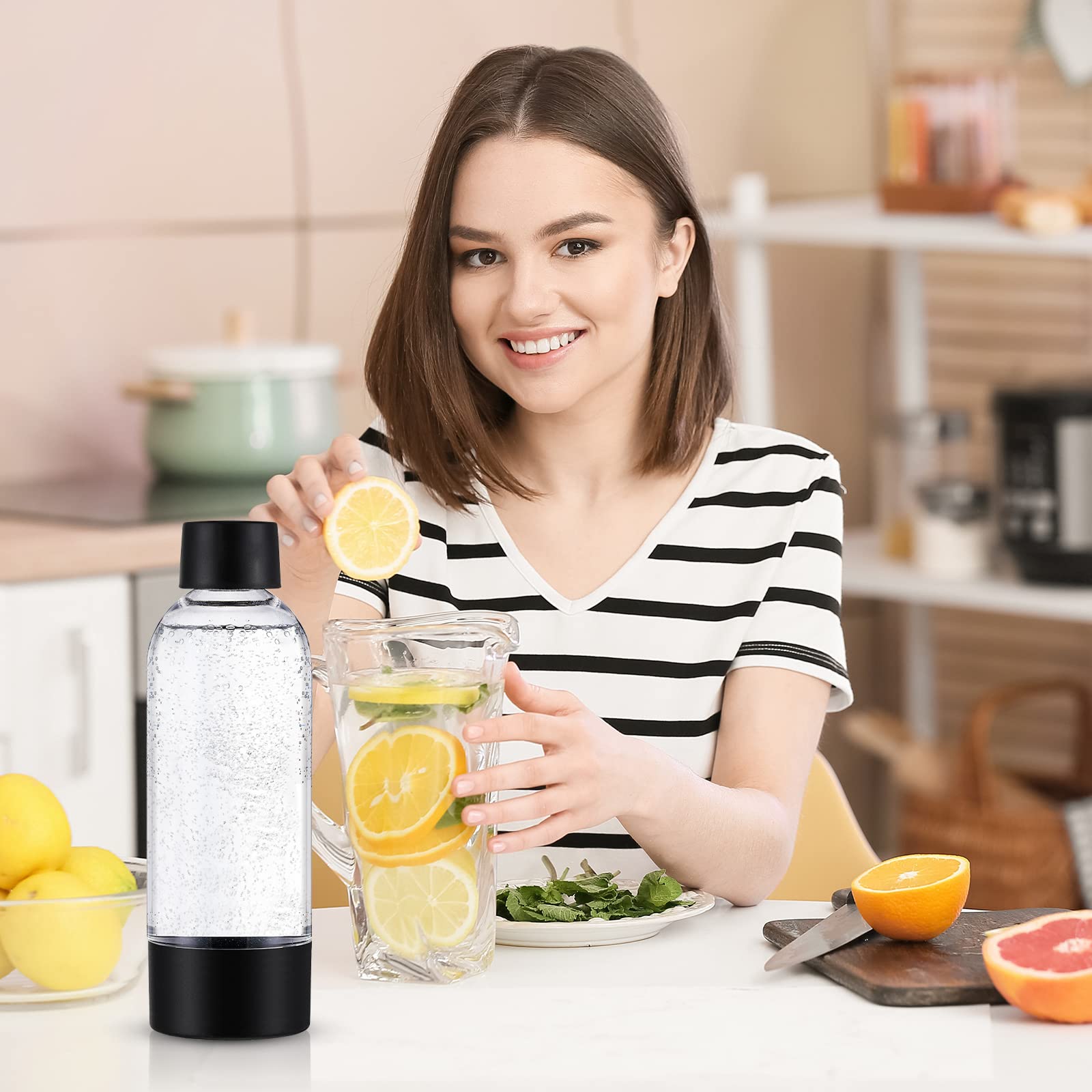 Meekoo 4-Pack 1 Liter Clear Plastic Soda Carbonating Bottles - Compatible with iSoda & Drinkmate Soda Makers - Perfect for Home, Kitchen, Parties & Making Sparkling Water, Flavored Drinks & Cocktails