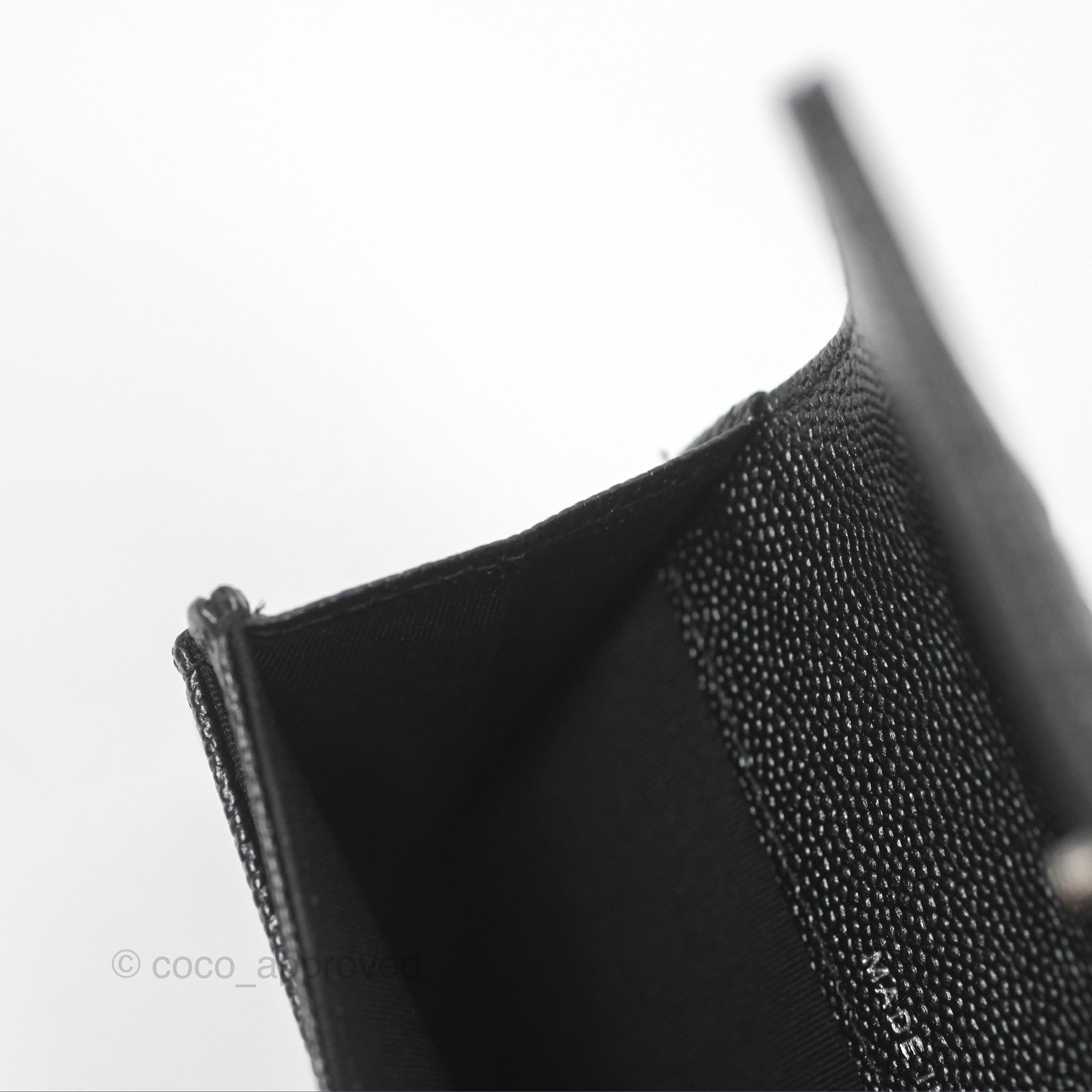Chanel Chevron Mademoiselle Card Holder in Iridescent Black Caviar Leather with Silver Hardware - Perfect for Everyday Luxury & Compact Wallet Organization