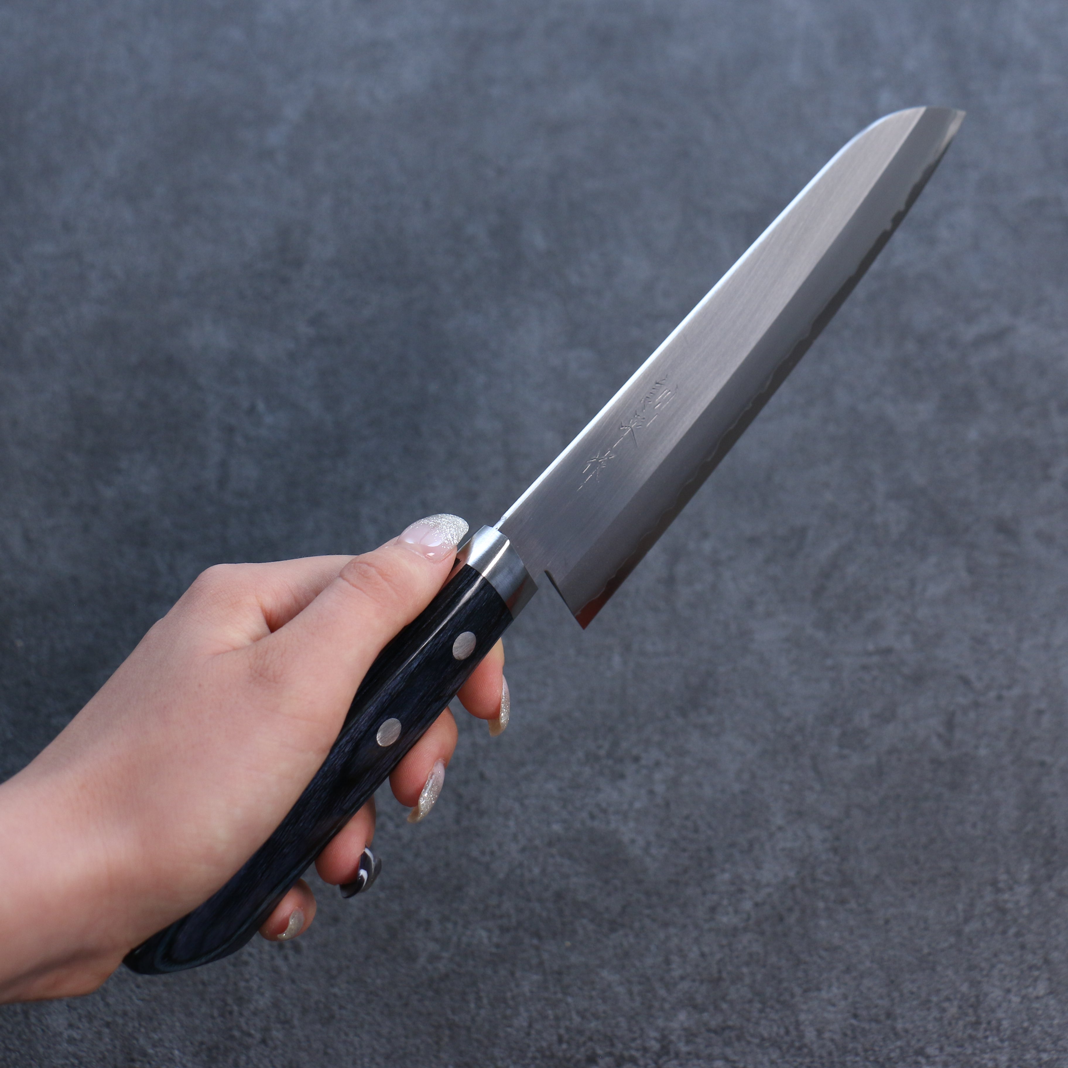 Premium Kunihira VG1 Santoku Knife 170mm - Japanese Migaki Finished Blade with Navy Blue Pakkawood Handle - Perfect for Slicing, Dicing & Chopping Vegetables, Meat & Fish in Professional & Home Kitchens