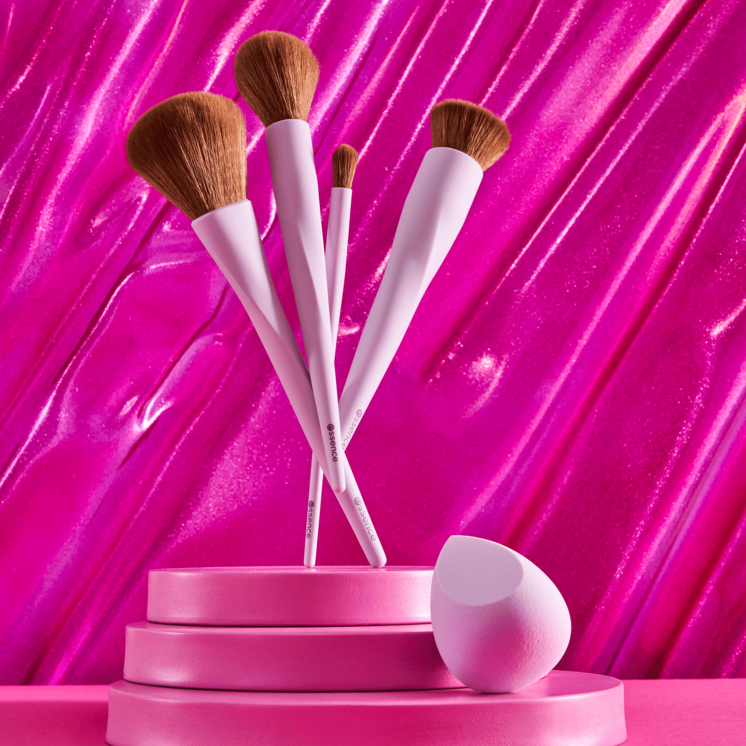 Essence Makeup Buffer Brush - Soft Kabuki Brush for Cream & Powder Foundation - Perfect for Flawless Blending & Airbrush Finish (Ideal for Daily Makeup & Professional Use)