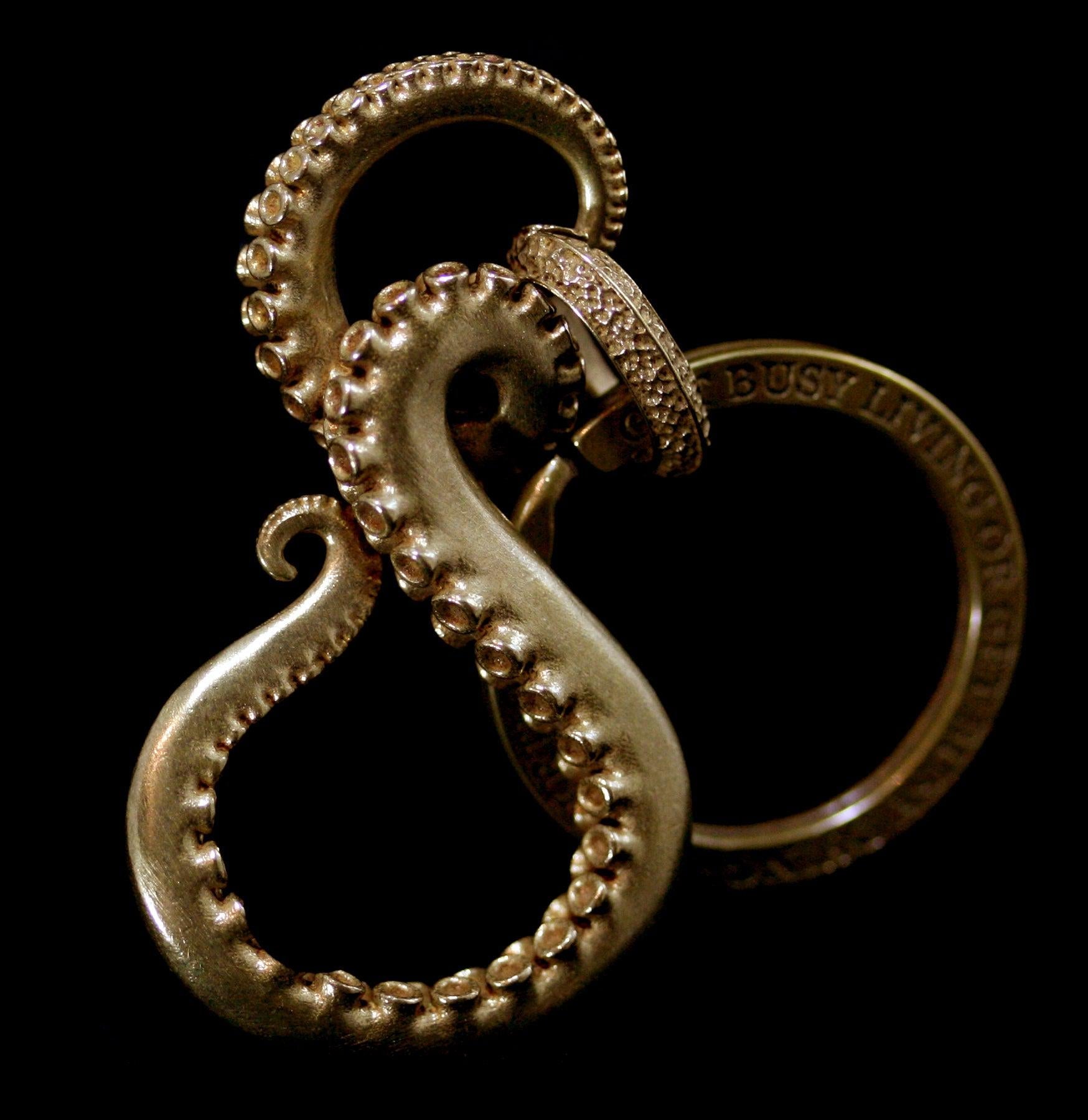 Premium Solid Brass Octopus Tentacle Keychain - Unique Marine-Themed Gift for Beach Lovers, Divers & Ocean Enthusiasts - Perfect for Keys, Bags & Backpacks