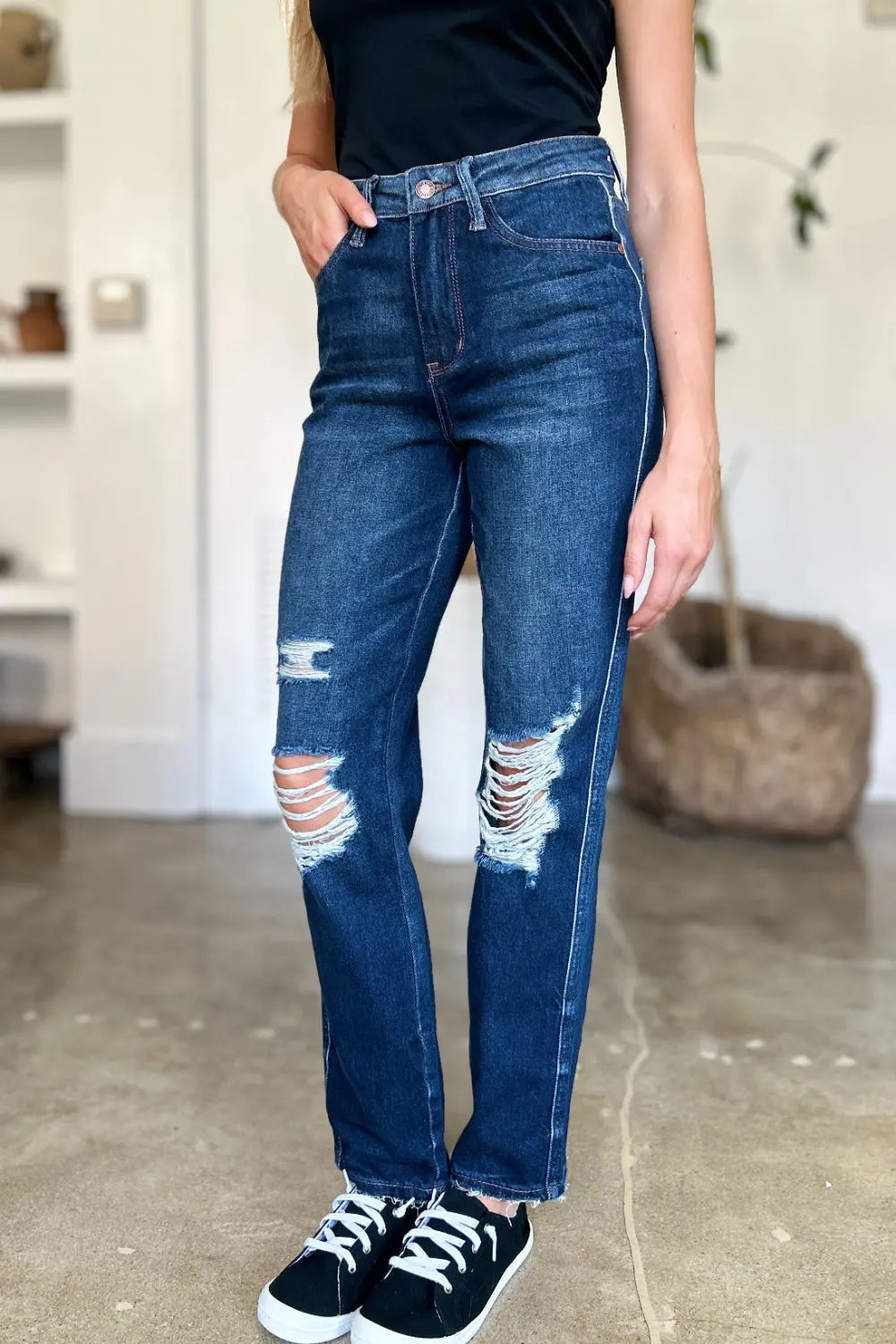 Judy Blue High Waist Rigid Magic Destroyed Straight Jeans for Women - Vintage Distressed Denim Pants with Comfort Stretch (Casual Wear, Street Style, Night Out)