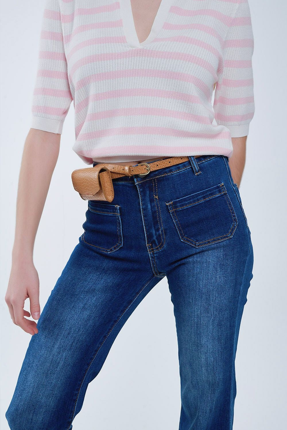 Dark Blue Flared Jeans with Front Pockets - Stylish & Comfortable for Casual Outfits & Everyday Wear