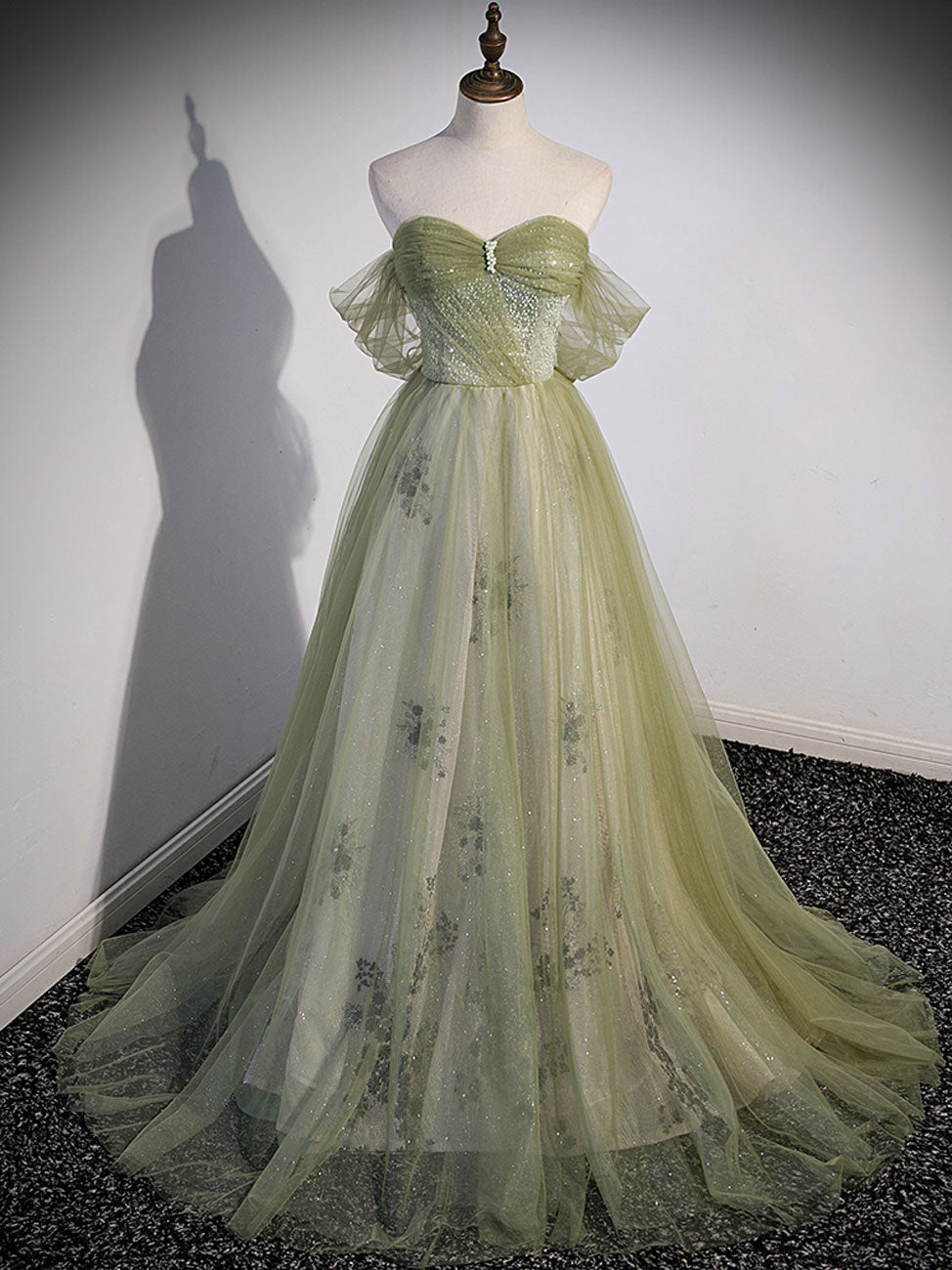 Elegant A-Line Green Tulle Long Prom Dress for Women - Perfect for Homecoming, Evening Gala & Formal Events