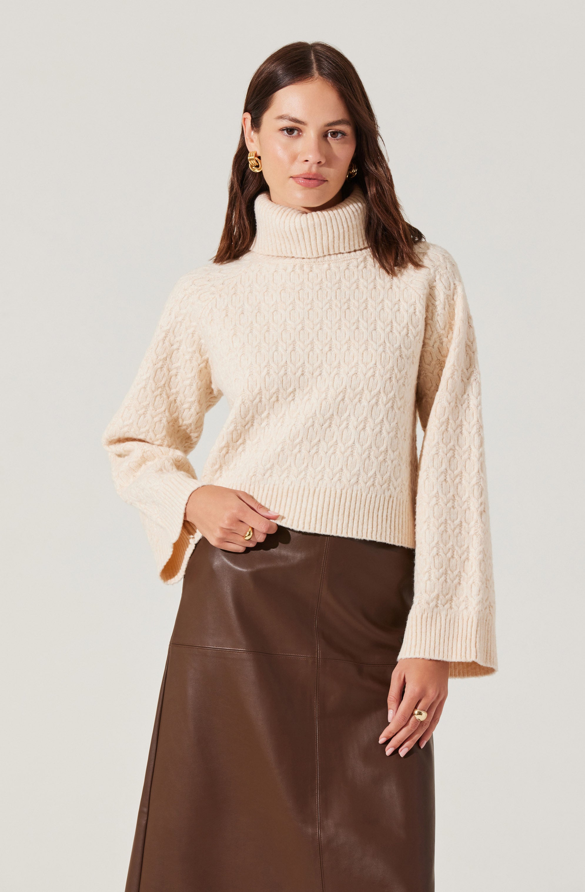 Chunky Knit Textured Boxy Turtleneck Sweater for Women - Cozy Winter Pullover for Casual Outfits & Office Wear
