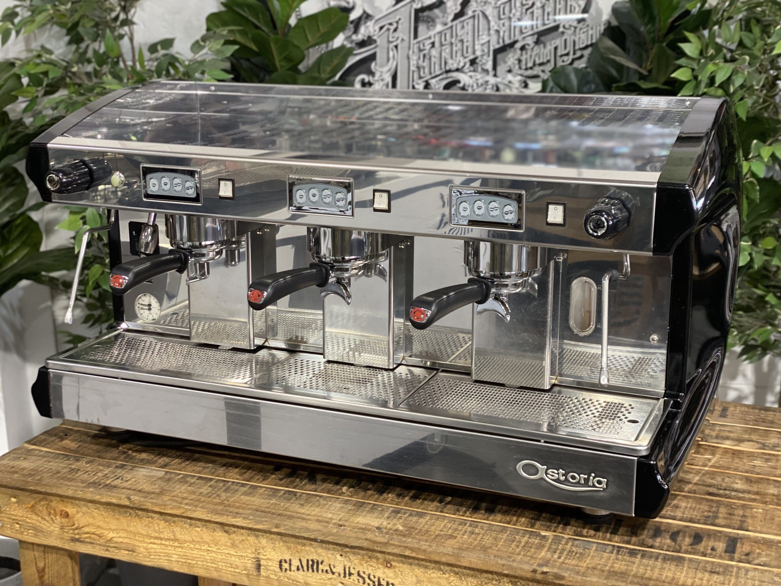Astoria Forma 3 Group Commercial Espresso Machine - Professional Black Coffee Maker for Cafes, Restaurants & Coffee Shops | Perfect for High-Volume Brewing & Latte Art