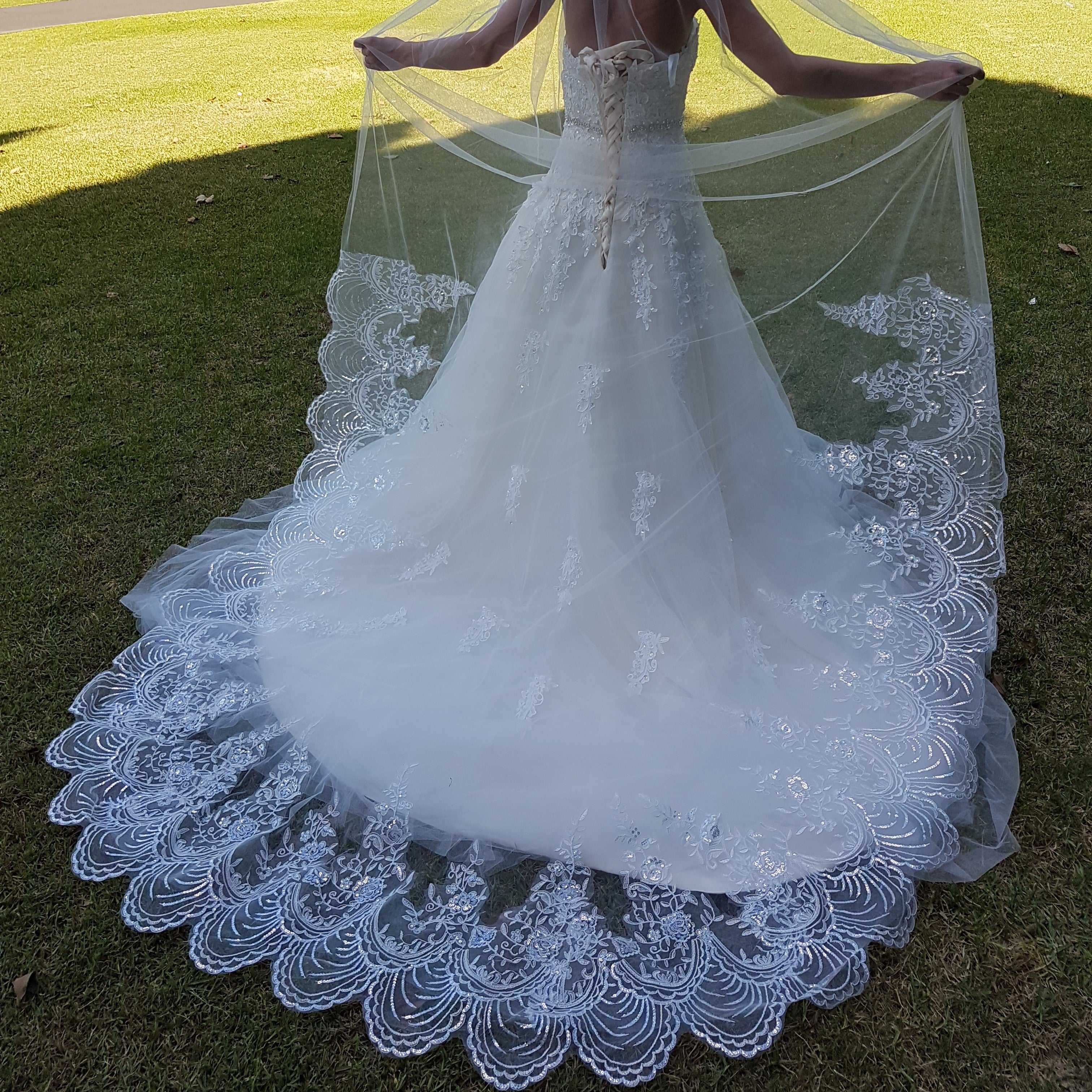 Estelle Veil - Elegant Lace Wedding Veil with Comb | Perfect for Bridal Ceremonies, Photos & Special Occasions