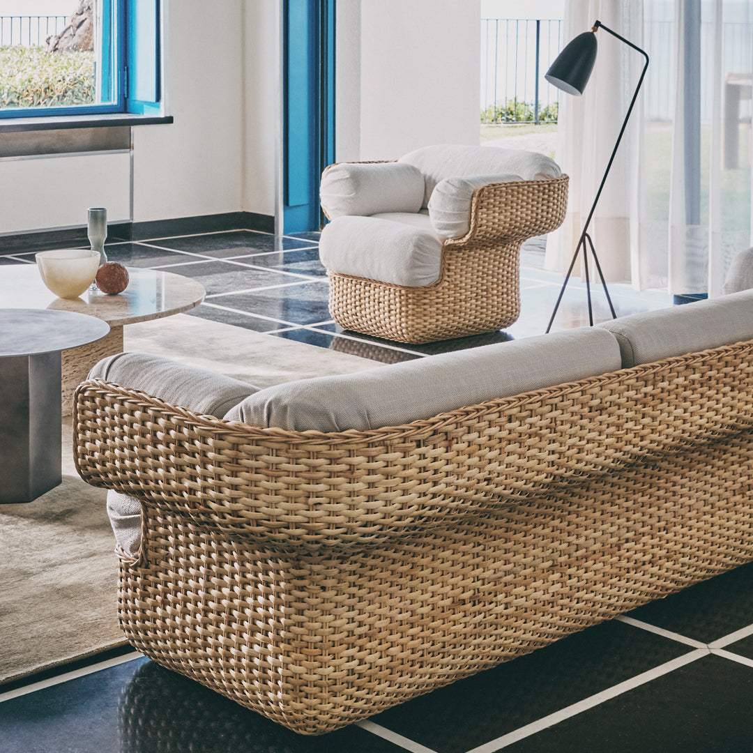 Modern Steel Coffee Table - Durable & Stylish Living Room Centerpiece for Home Decor | Perfect for Family Gatherings & Relaxing Evenings