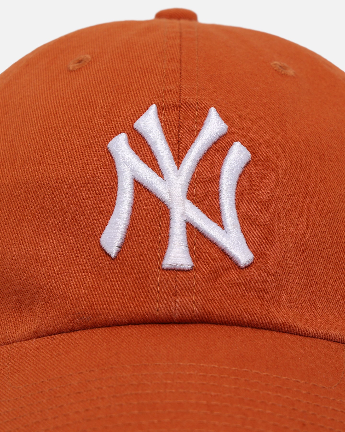 New York Yankees 'Yankees Colour Wheel' 47 Clean Up Adjustable Strapback Hat - Official MLB Baseball Cap for Men & Women - Perfect for Games, Fan Gear & Streetwear Fashion