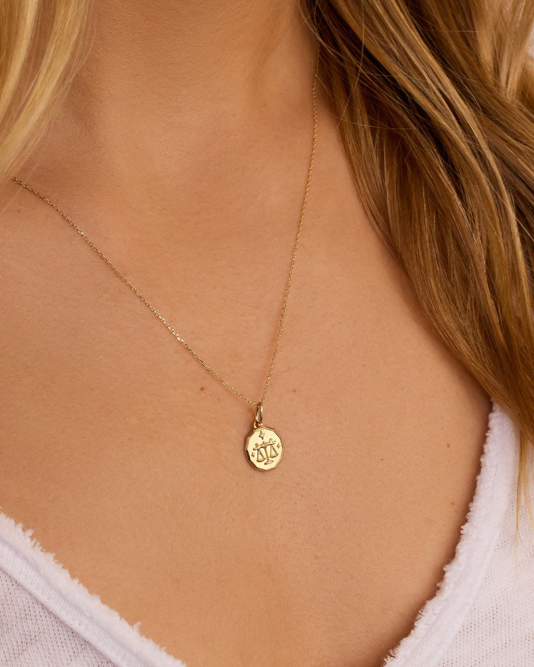 12 Zodiac Diamond Coin Charm Necklace - Elegant Gold Pendant for Women - Perfect for Birthdays, Anniversaries & Gifts