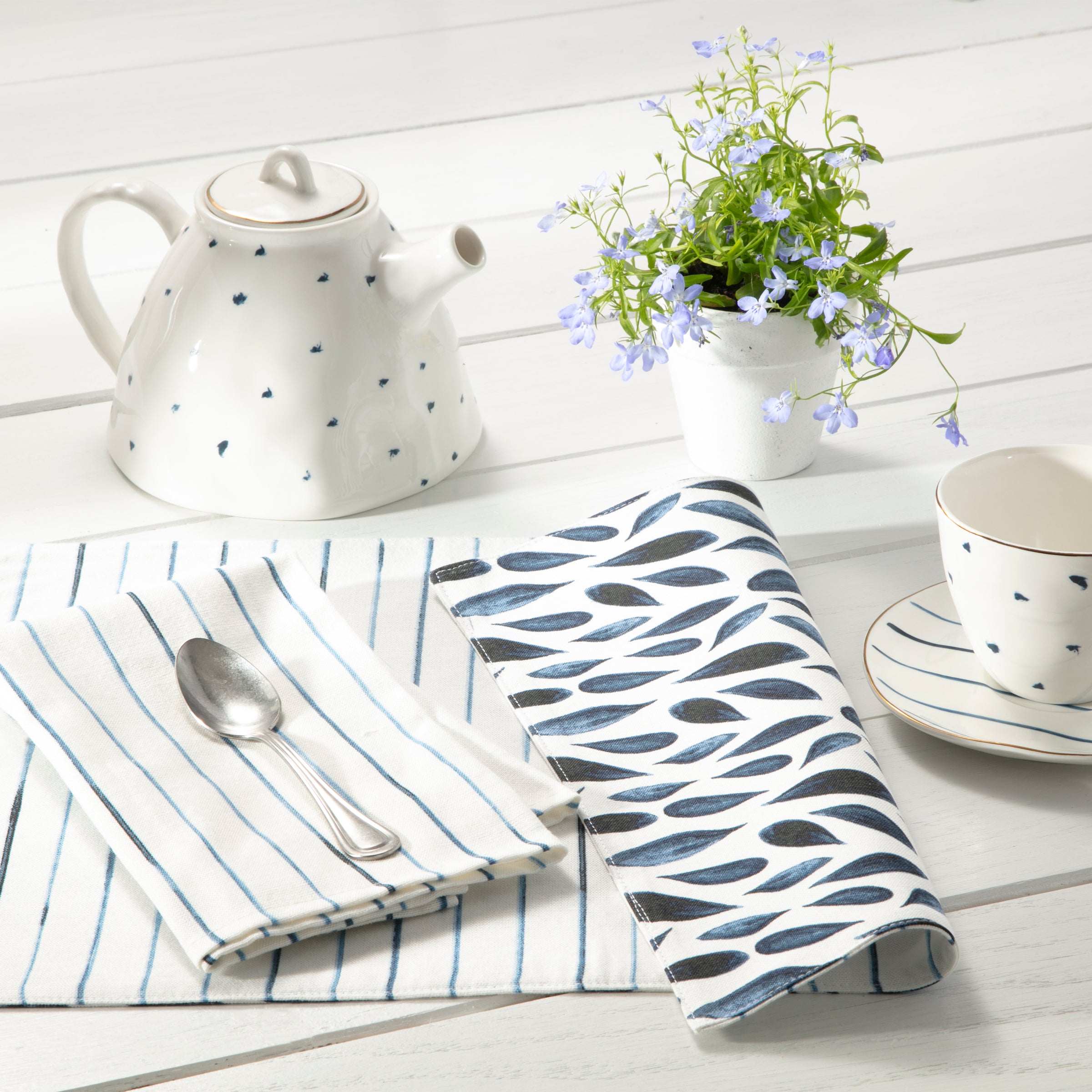Blue Bay Leaf & Stripe Reversible Placemat Set - Waterproof & Heat Resistant Table Mats for Dining, Kitchen, or Party Decor (Set of 4)