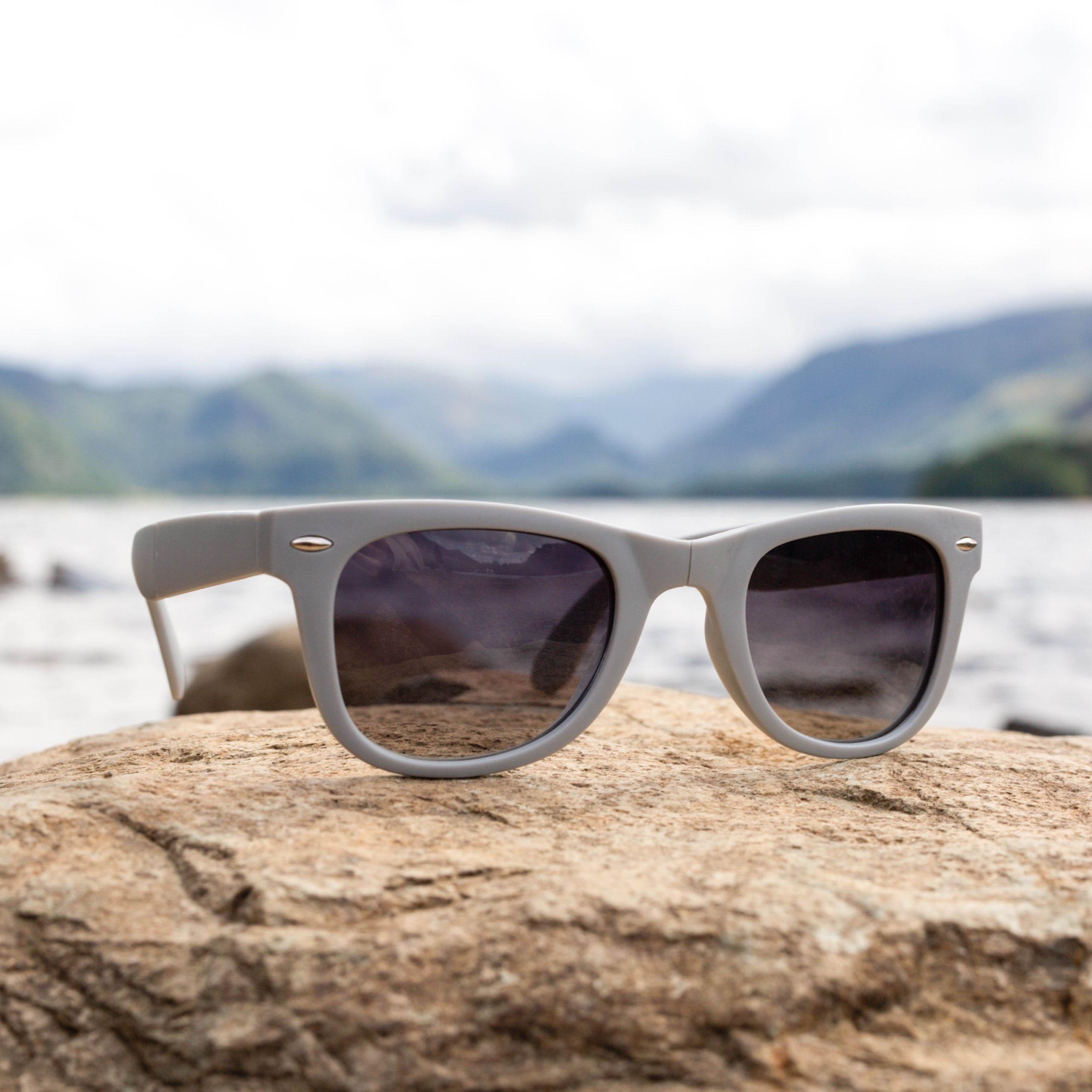 Polarized Folding Sunglasses for Men & Women - UV Protection, Lightweight & Portable - Perfect for Travel, Driving, and Outdoor Activities