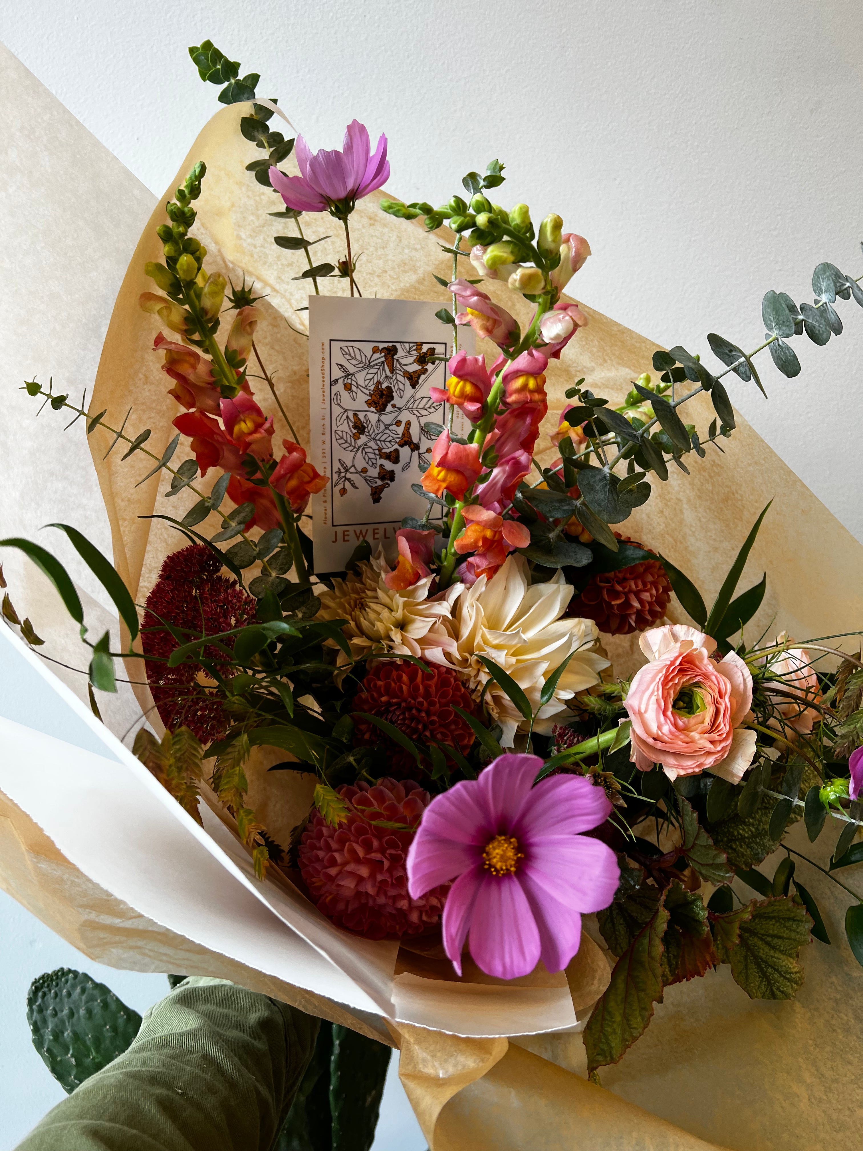 Petite Bouquet - Elegant Mini Floral Arrangement for Gifts, Home Decor & Special Occasions | Perfect for Weddings, Anniversaries & Romantic Surprises