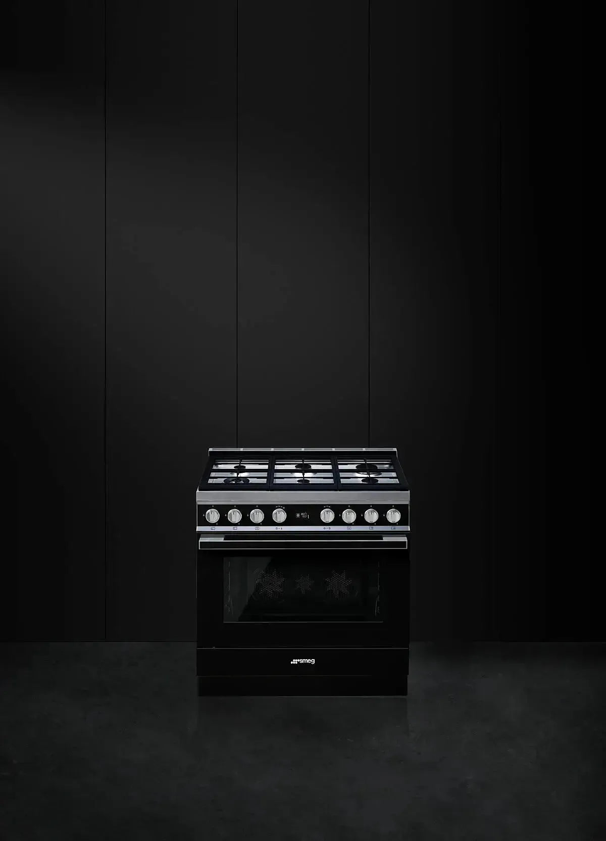 Smeg 90cm Portofino Dual Fuel Pyrolytic Freestanding Cooker - Black | Professional Gas & Electric Range Oven for Home Kitchen | Perfect for Baking, Roasting & Family Cooking