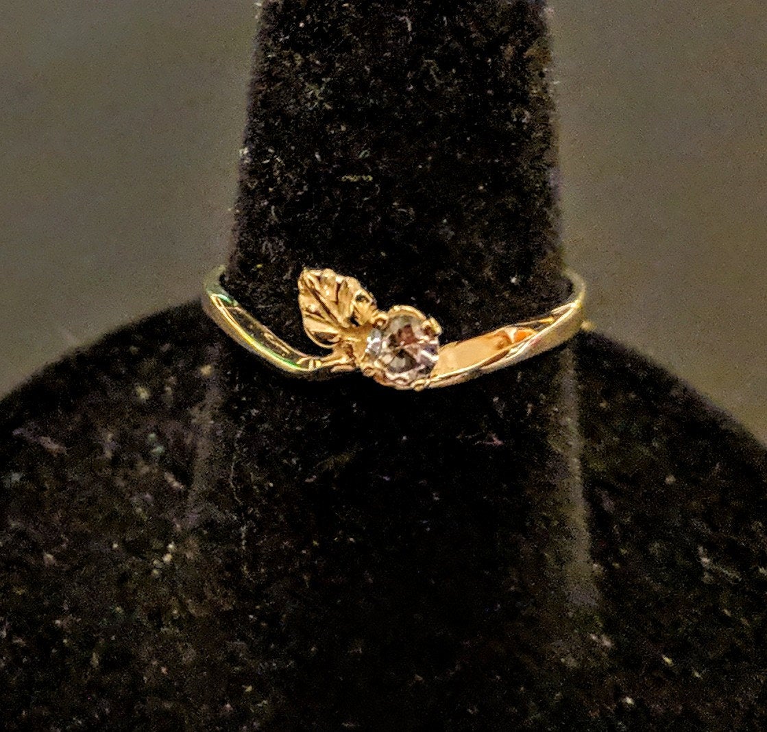 Solid Yellow or White Gold Natural Sapphire Promise Ring With Leaf & White Sapphire Accents | 14K Fine Jewelry | Petite Engagement Ring for Women | Perfect for Proposals, Anniversaries & Romantic Gifts