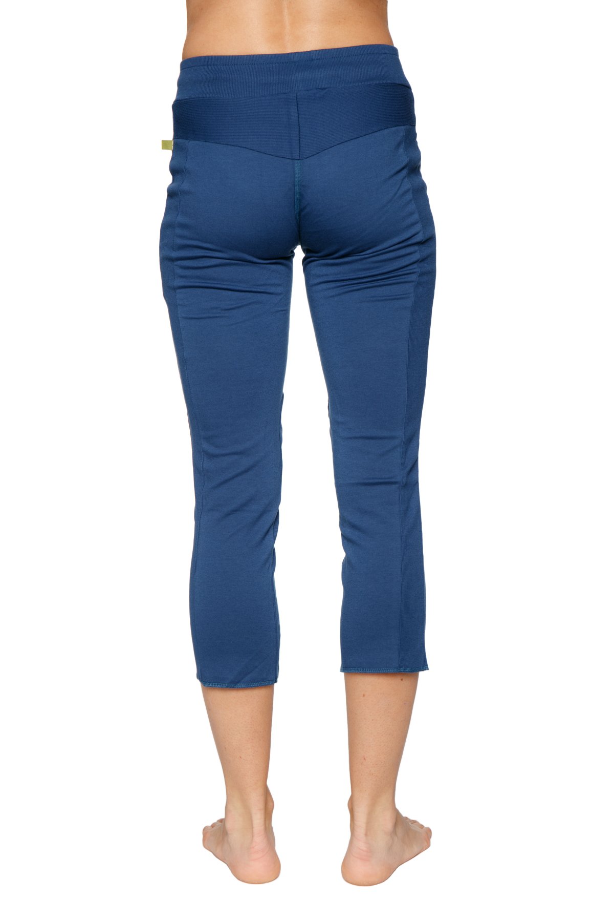 Women's 4/5 Length Capri Yoga Pants with Zipper Pockets - Modal French Terry Lounge Pants for Gym, Workout & Relaxation - European Fit & Style - Perfect for Yoga, Pilates, Running and Casual Wear