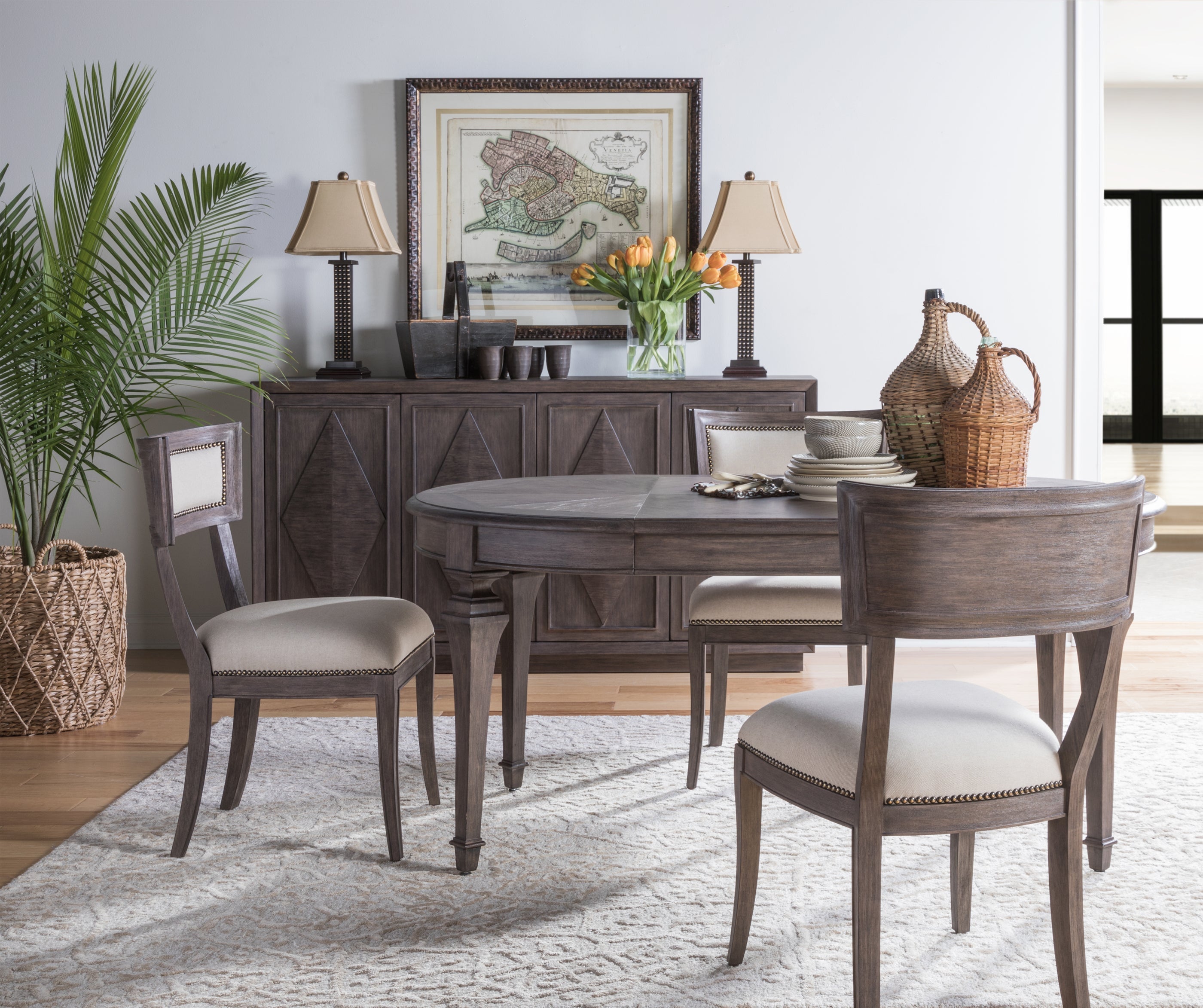 Antico Round or Oval Dining Table - Elegant Aperitif Table for Fine Dining & Entertaining - Perfect for Home, Restaurant & Event Use