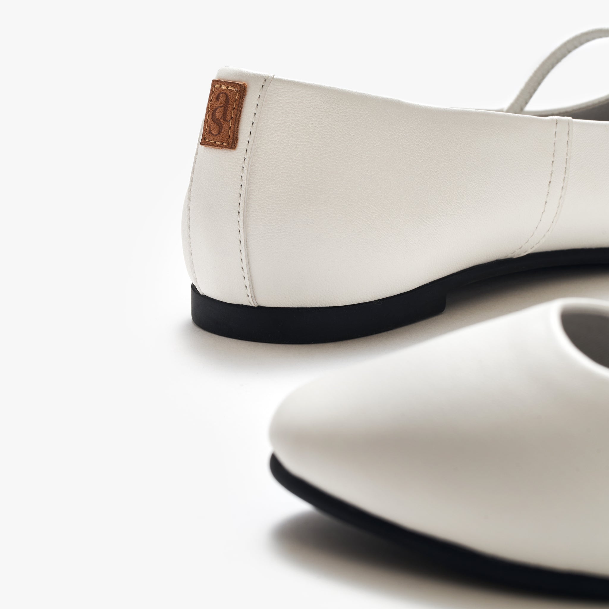 Comfortable White Travel Flats for Women - Lightweight Foldable Ballet Shoes for Walking, Airplane & Vacation - Perfect for Travel, Work & Casual Outfits