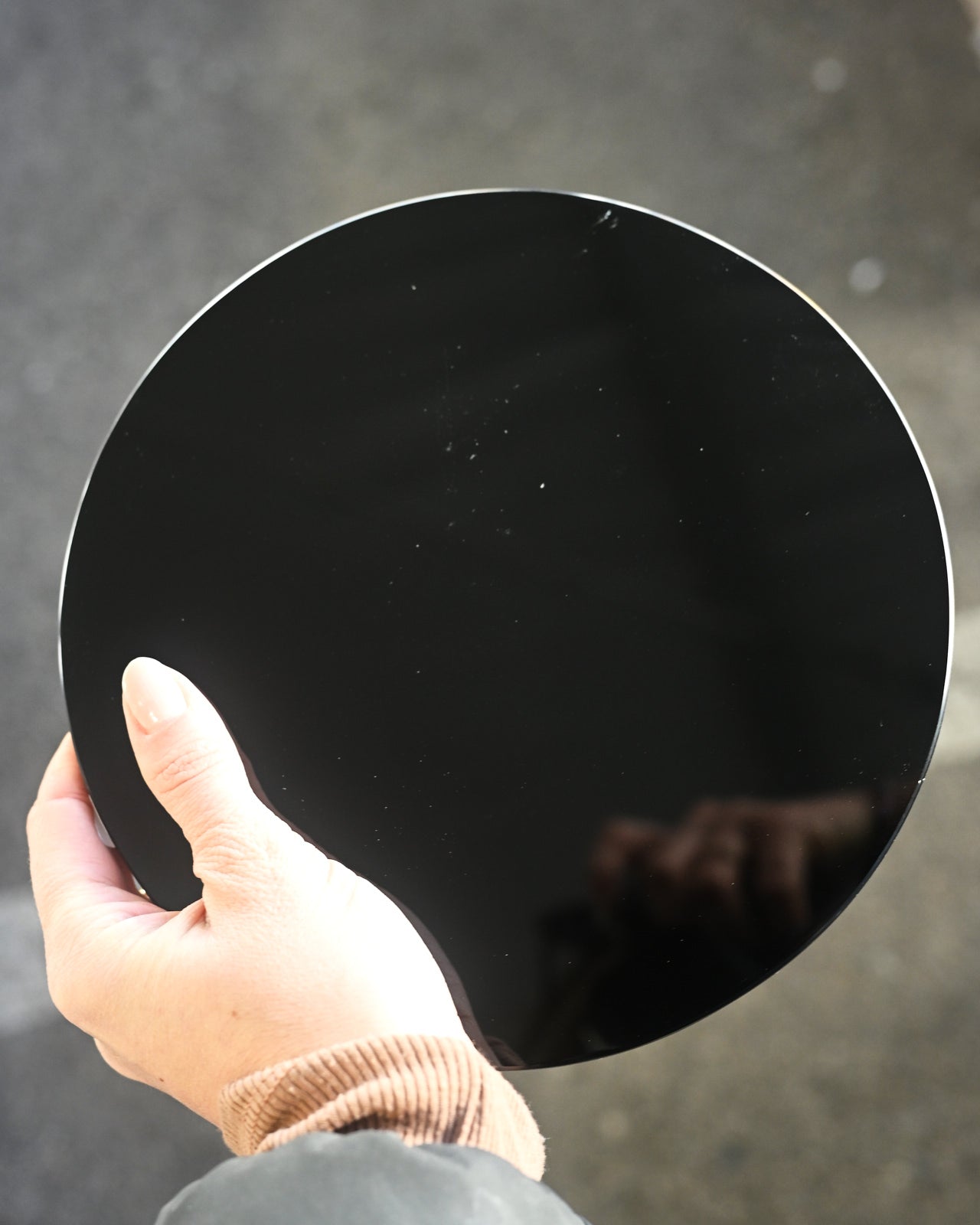 Premium Black Obsidian Round Platter - Natural Stone Serving Tray for Home Decor, Meditation & Energy Healing | Elegant Centerpiece for Dining, Yoga Spaces & Spiritual Practices