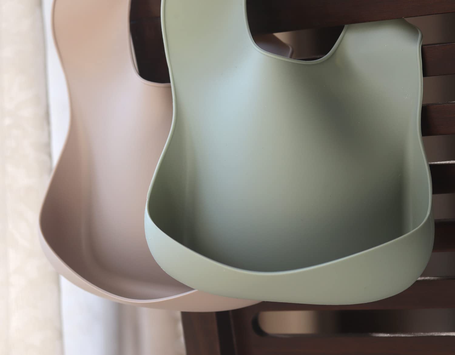 2-Pack Waterproof Silicone Baby Bibs - Lightweight, Comfortable & Easy to Clean - Large Size for Toddlers (Sea Shell/Seafoam Green) - Perfect for Mealtime, Snacks & Messy Play