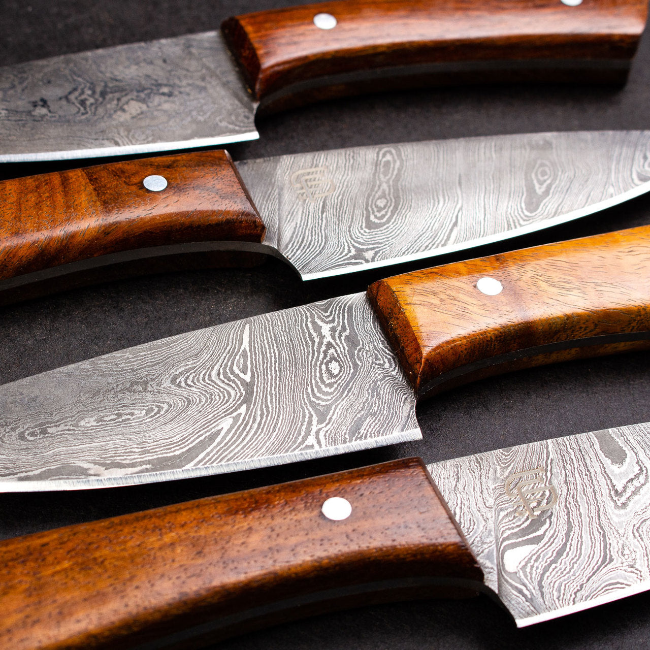 Premium Damascus Steel Steak Knives Set of 4 - Razor Sharp Handcrafted Steak Knives for Meat, BBQ & Fine Dining - Perfect for Home Chefs, Restaurants & Gifting