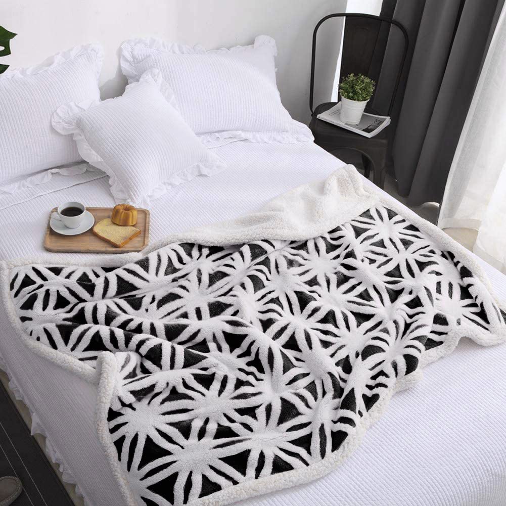 LOMAO Sherpa Fleece Blanket - Ultra Soft & Fuzzy Dual Sided Throw Blanket for Couch, Sofa & Bed - Warm Cozy Blanket for Winter (Black, 60