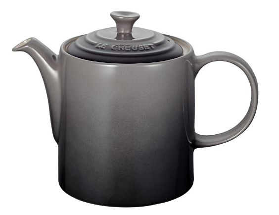 Le Creuset Grand Teapot 34 oz - Premium Enameled Cast Iron Teapot in Oyster Color - Perfect for Loose Leaf Tea, Herbal Infusions & Home Decor