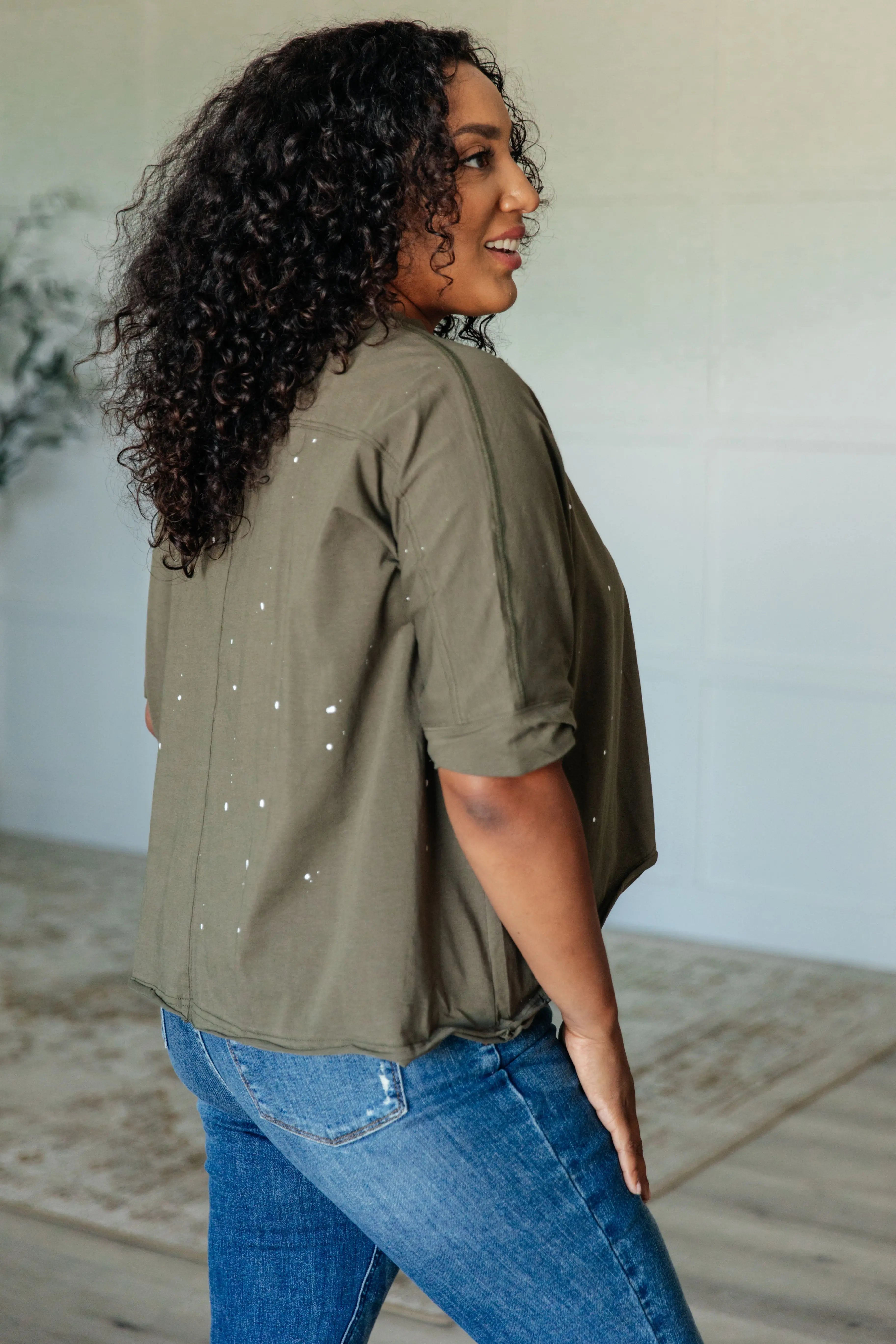 Stylish Asymmetrical Distressed Women's Top - Trendy Off-Shoulder Casual Tee for Streetwear & Night Out