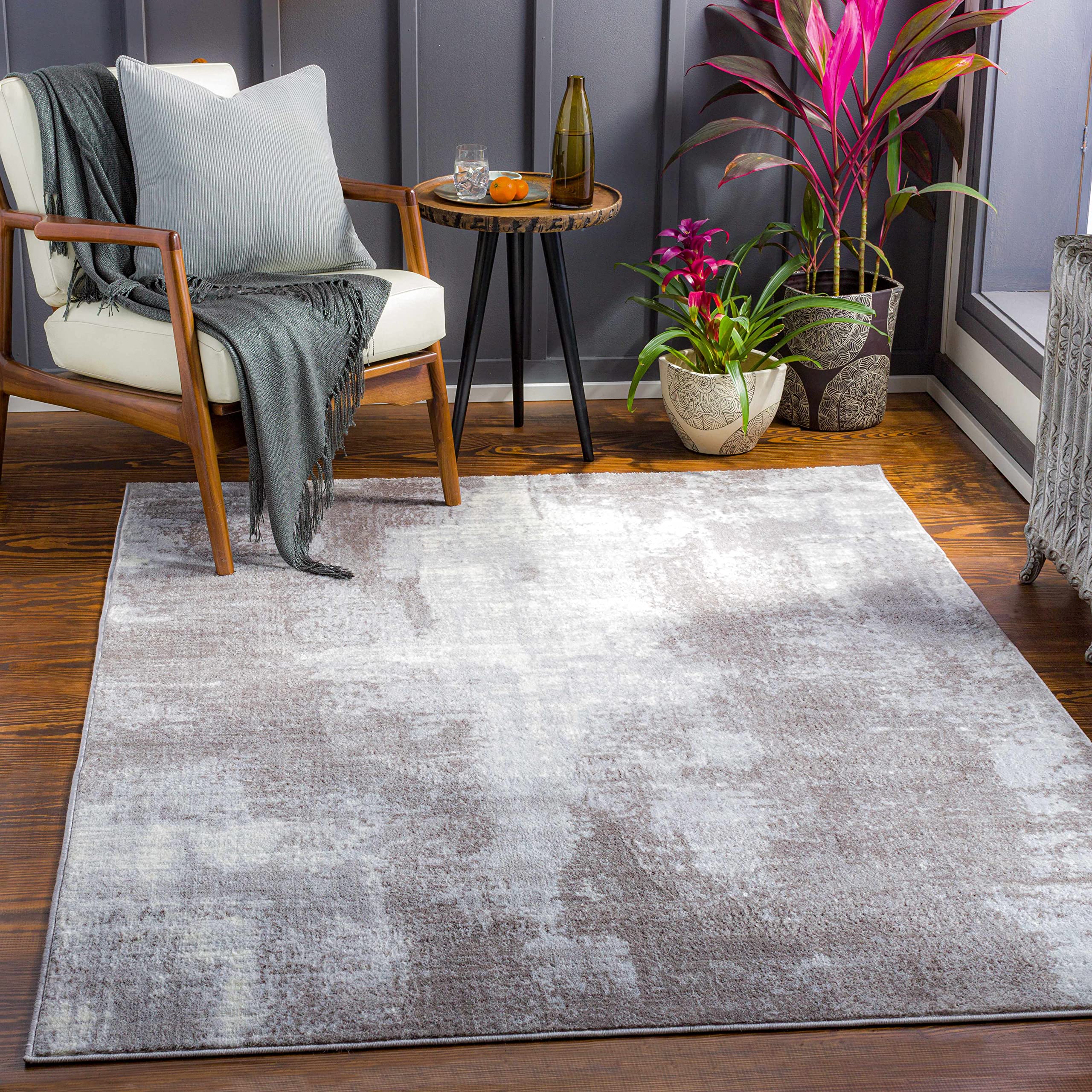 Modern Gray & Beige Hauteloom Victoria's Living Room & Bedroom Area Rug 6'7
