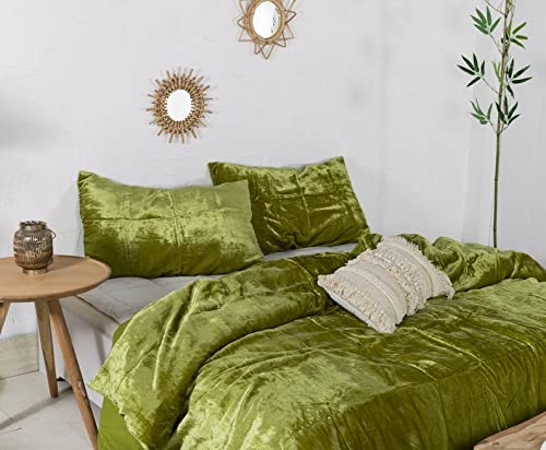 Premium Crushed Velvet Duvet Cover Set - 3 Piece Boho Chic Bedding Collection in Emerald Green (Queen Size 90x90 Inches) for Cozy Bedroom Decor & Luxury Hotel Style Home
