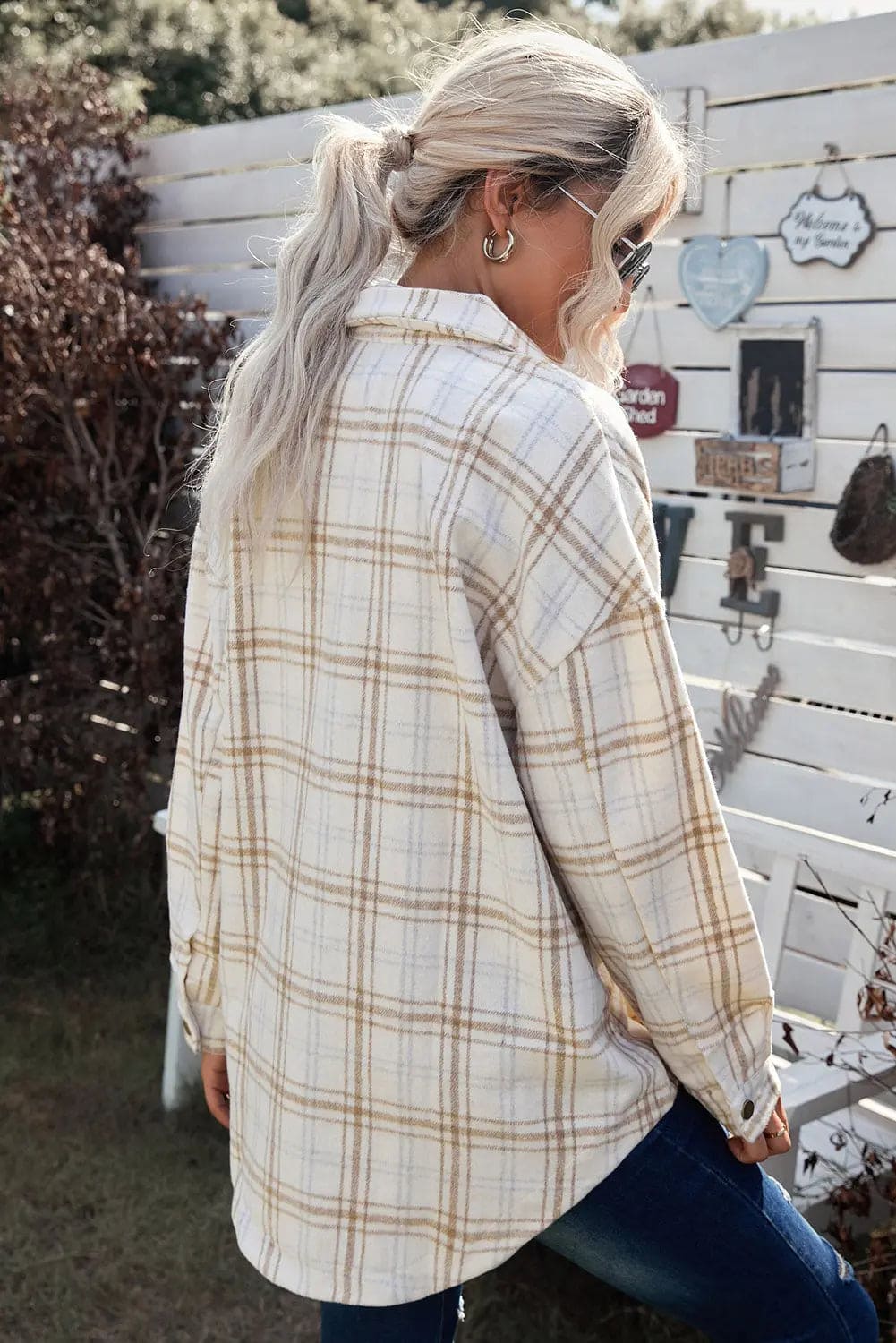 Plaid Curved Hem Dropped Shoulder Longline Shirt Jacket for Men & Women - Stylish Oversized Button Down Shirt Coat for Casual Wear, Layering & Outdoor Activities