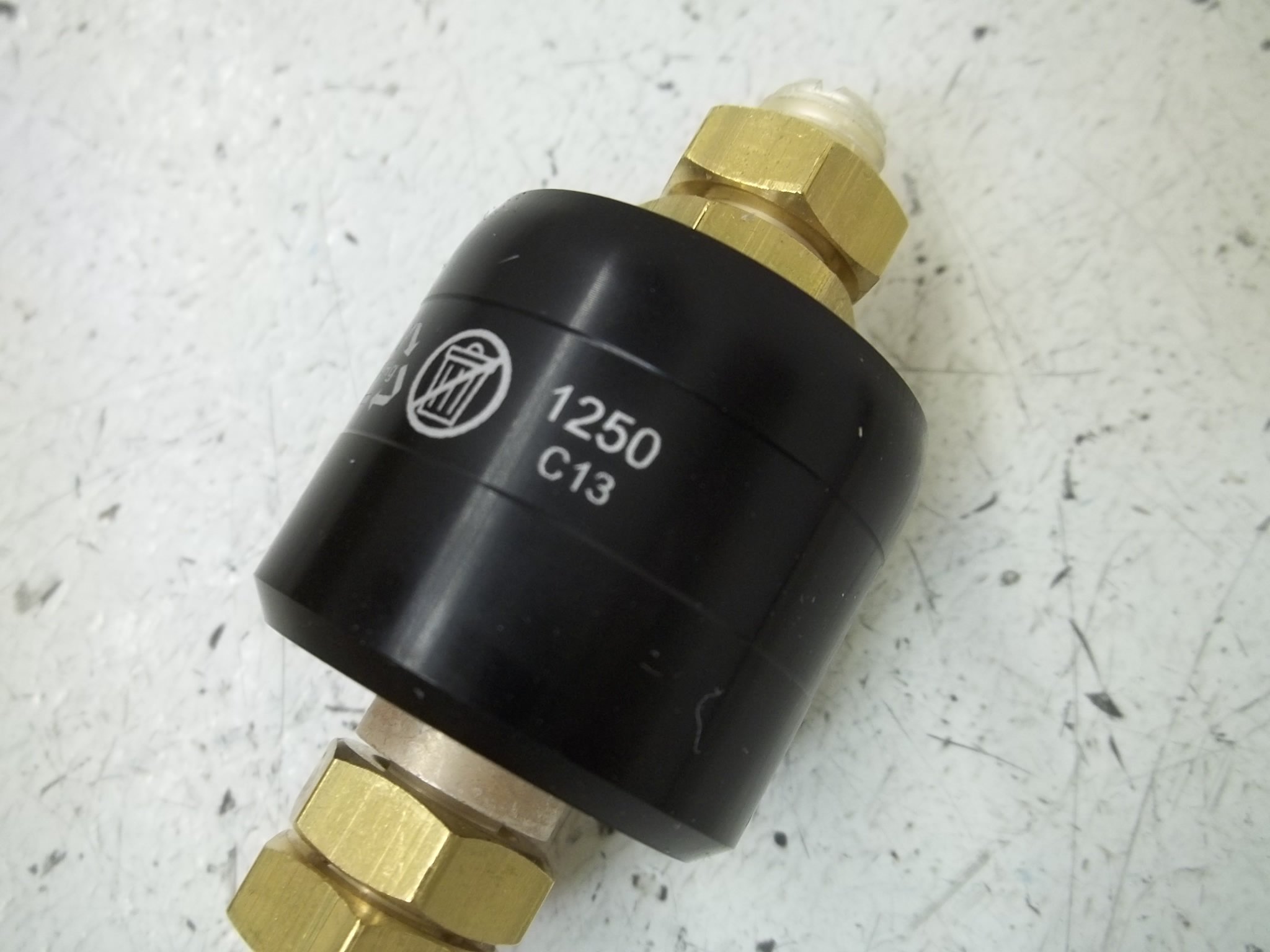 1250 Rotary Electric Connector - 1 Conductor, 250A 250VAC, 1200 RPM - Ideal for Industrial Machinery, Wind Turbines & Heavy-Duty Equipment